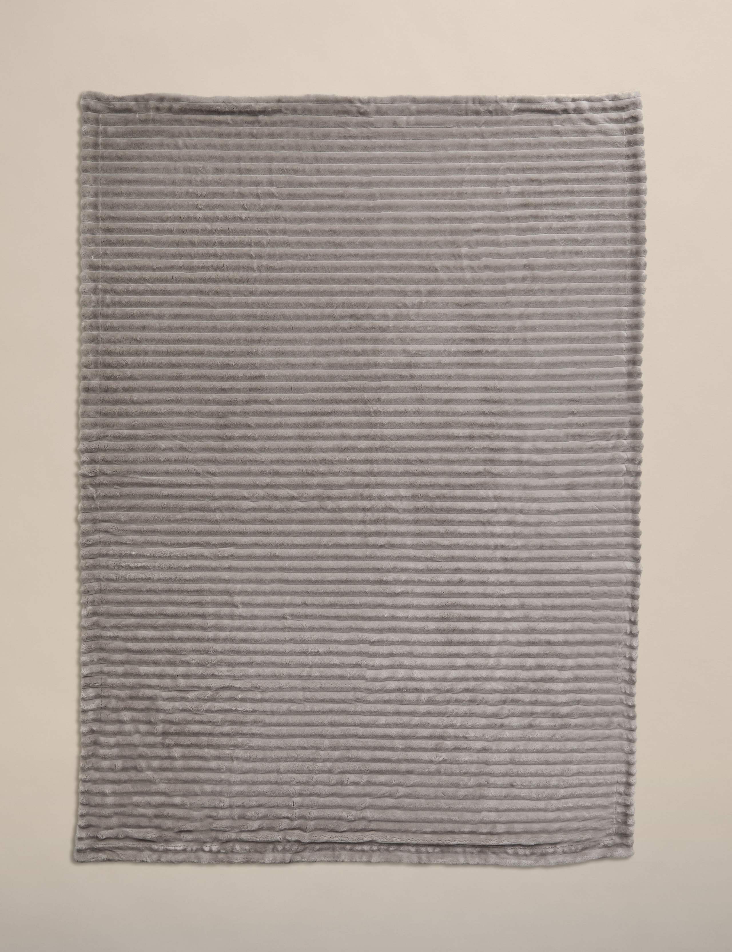 Fleece Ribbed Throw 3 of 4