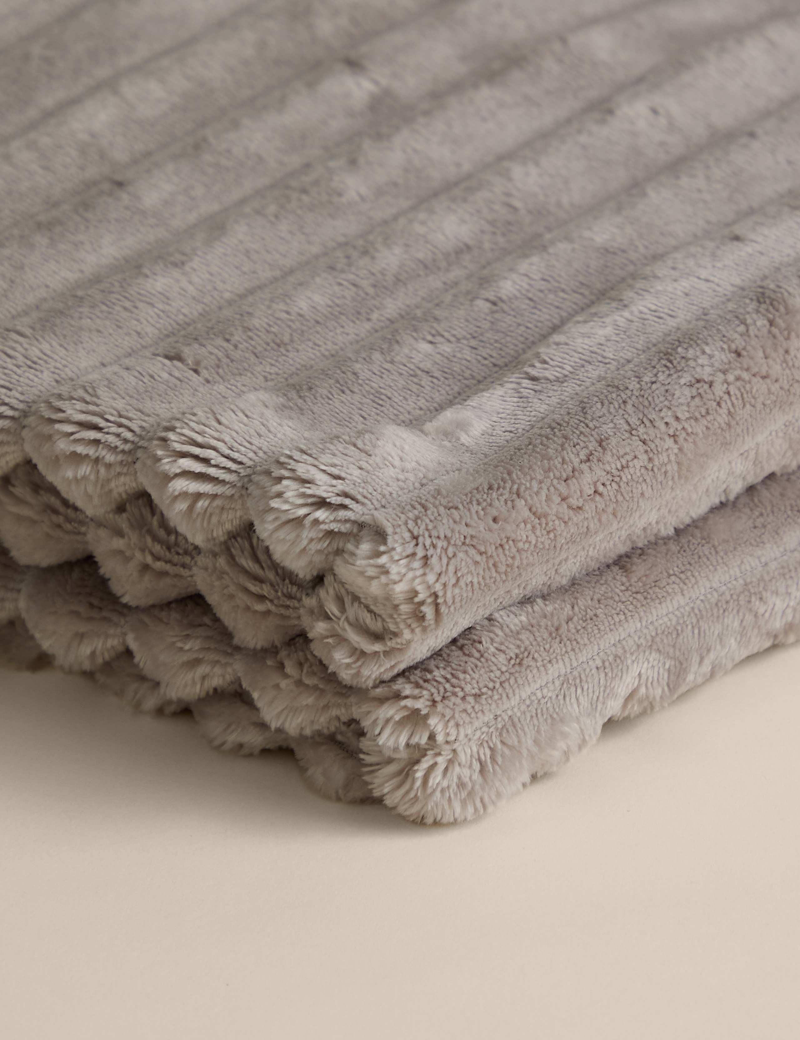 Fleece Ribbed Throw 4 of 4