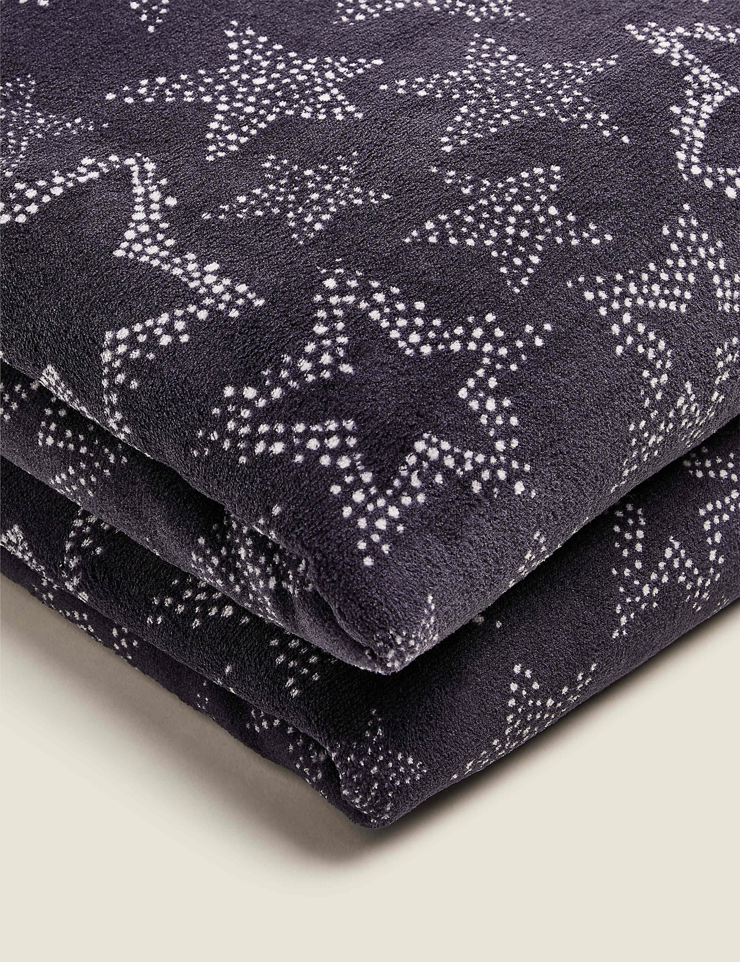 Fleece Star Throw 3 of 6