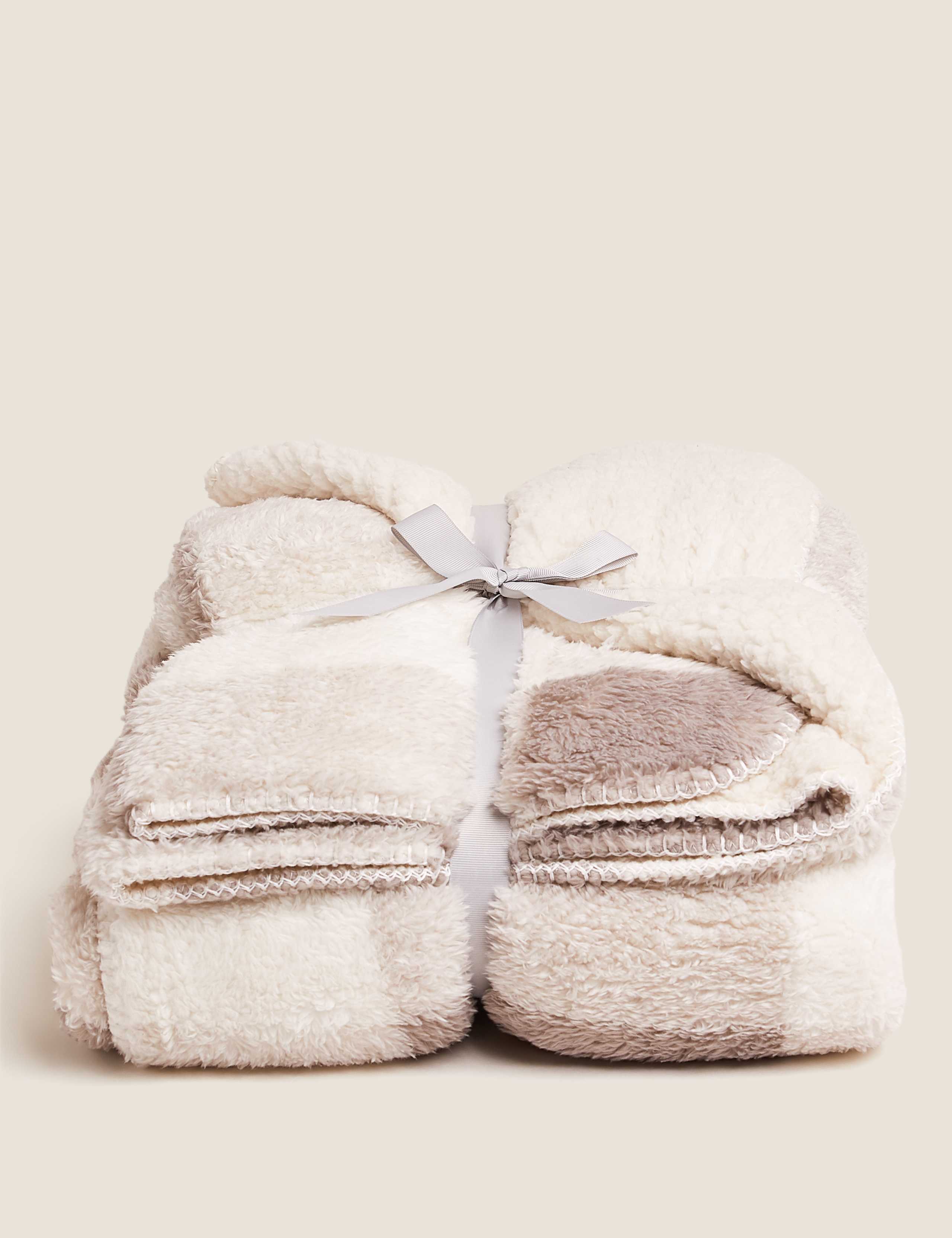 Luxury Fleece Throw 6 of 7