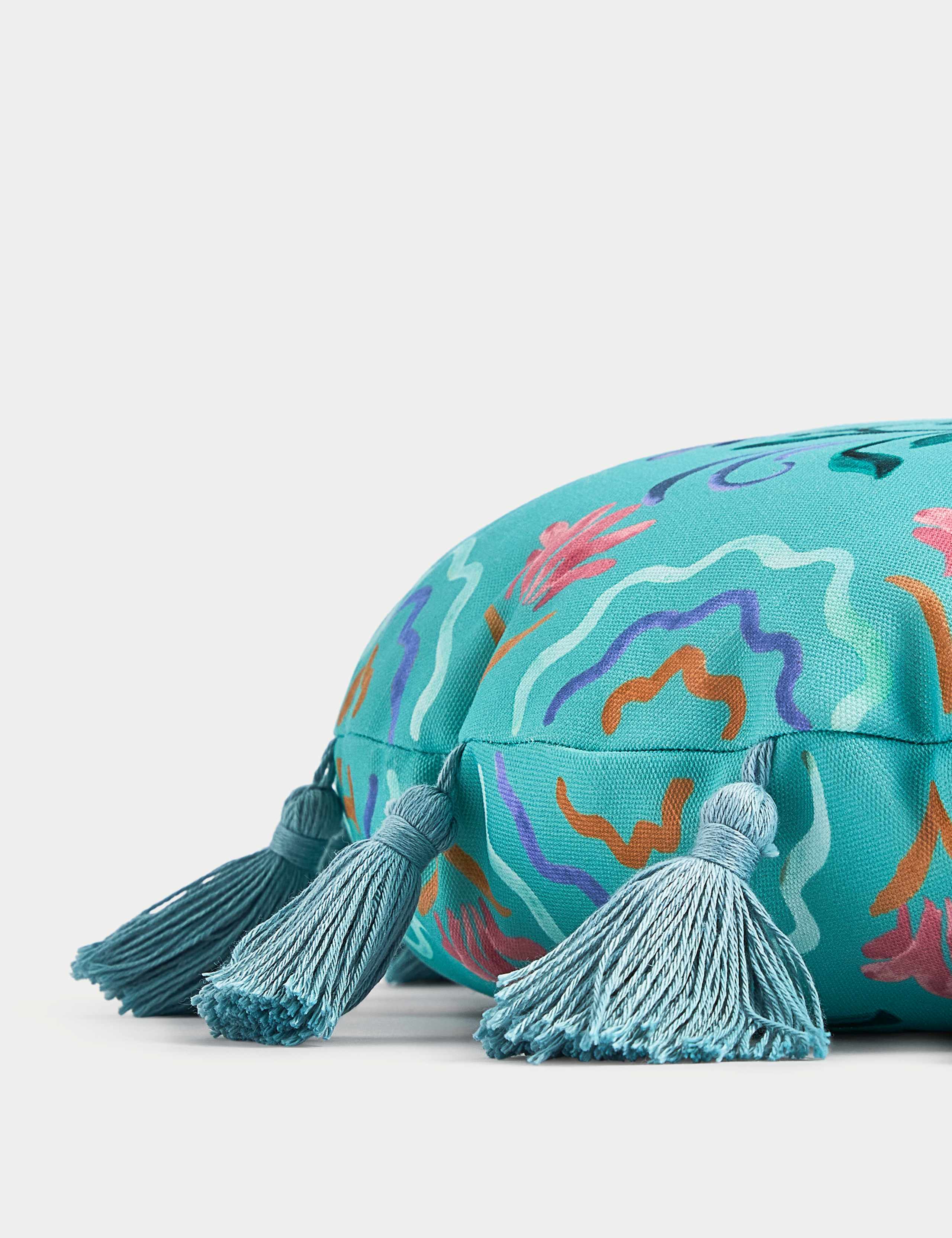 Set of 2 Palm Round Outdoor Cushions 2 of 4
