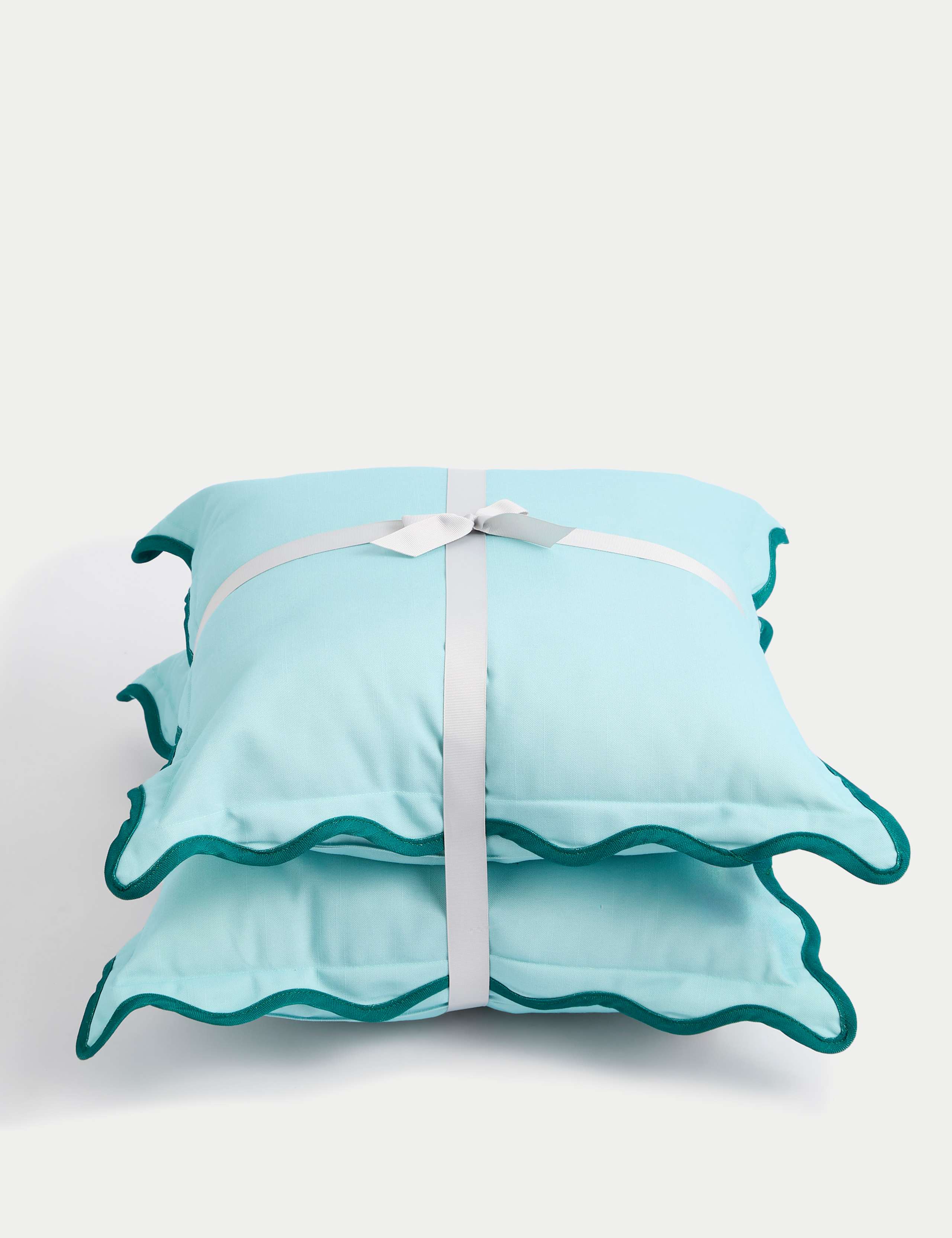 Set of 2 Scallop Outdoor Cushions 4 of 6