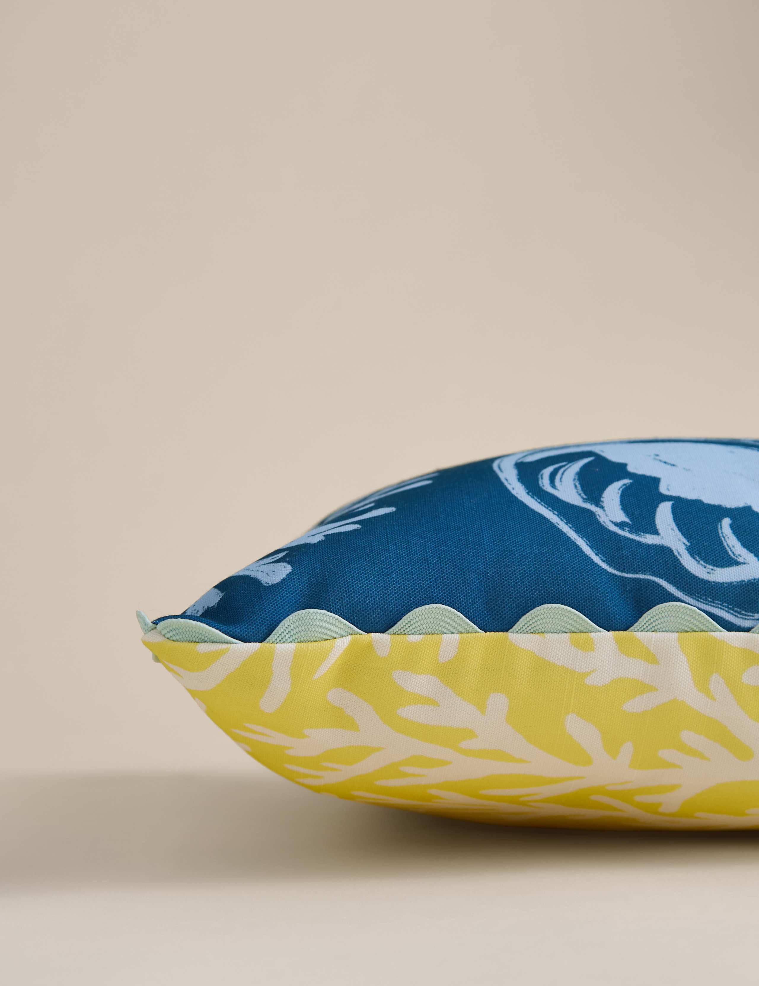 Set of 2 Coastal Outdoor Cushions 2 of 5