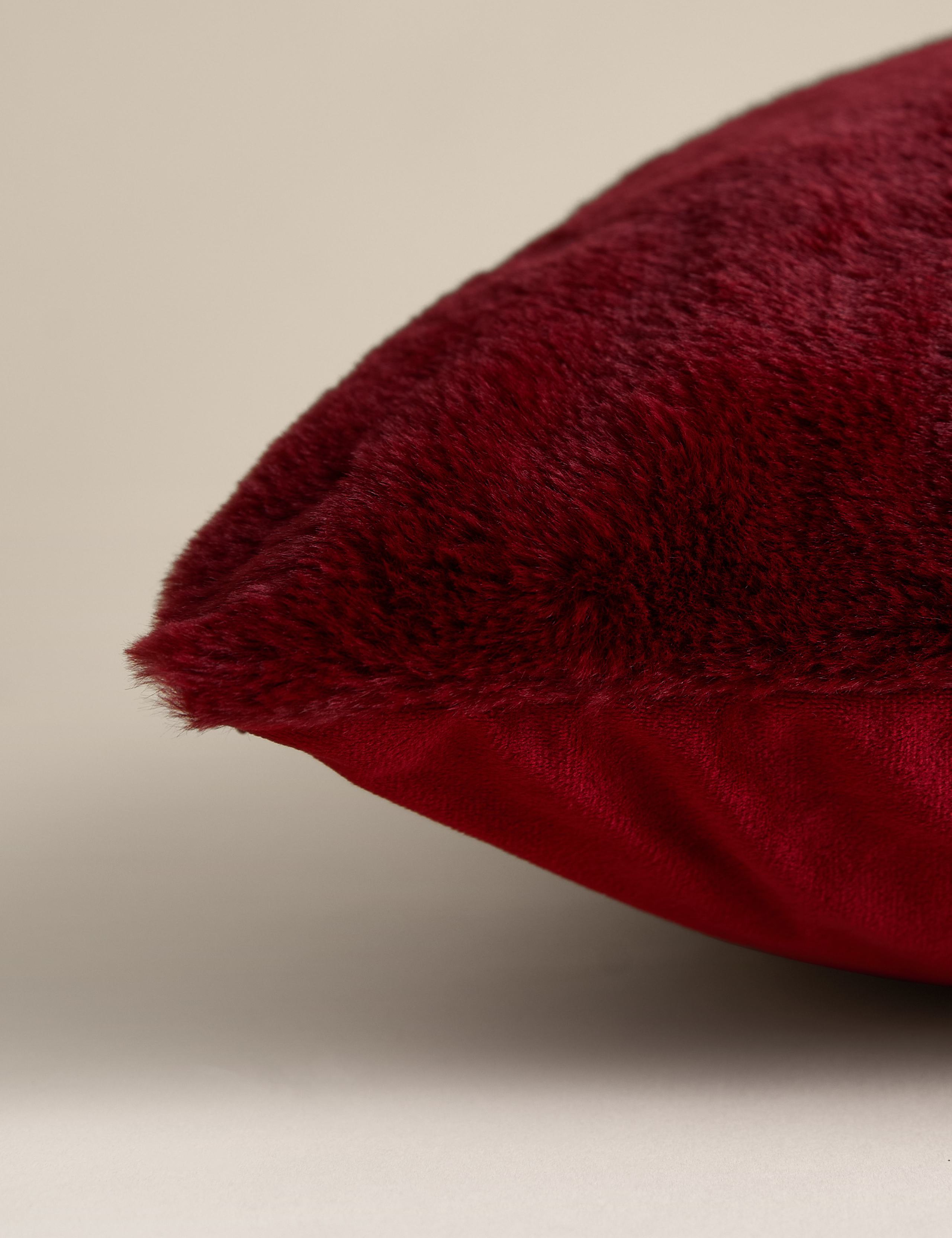 Supersoft Faux Fur Cushion 2 of 4