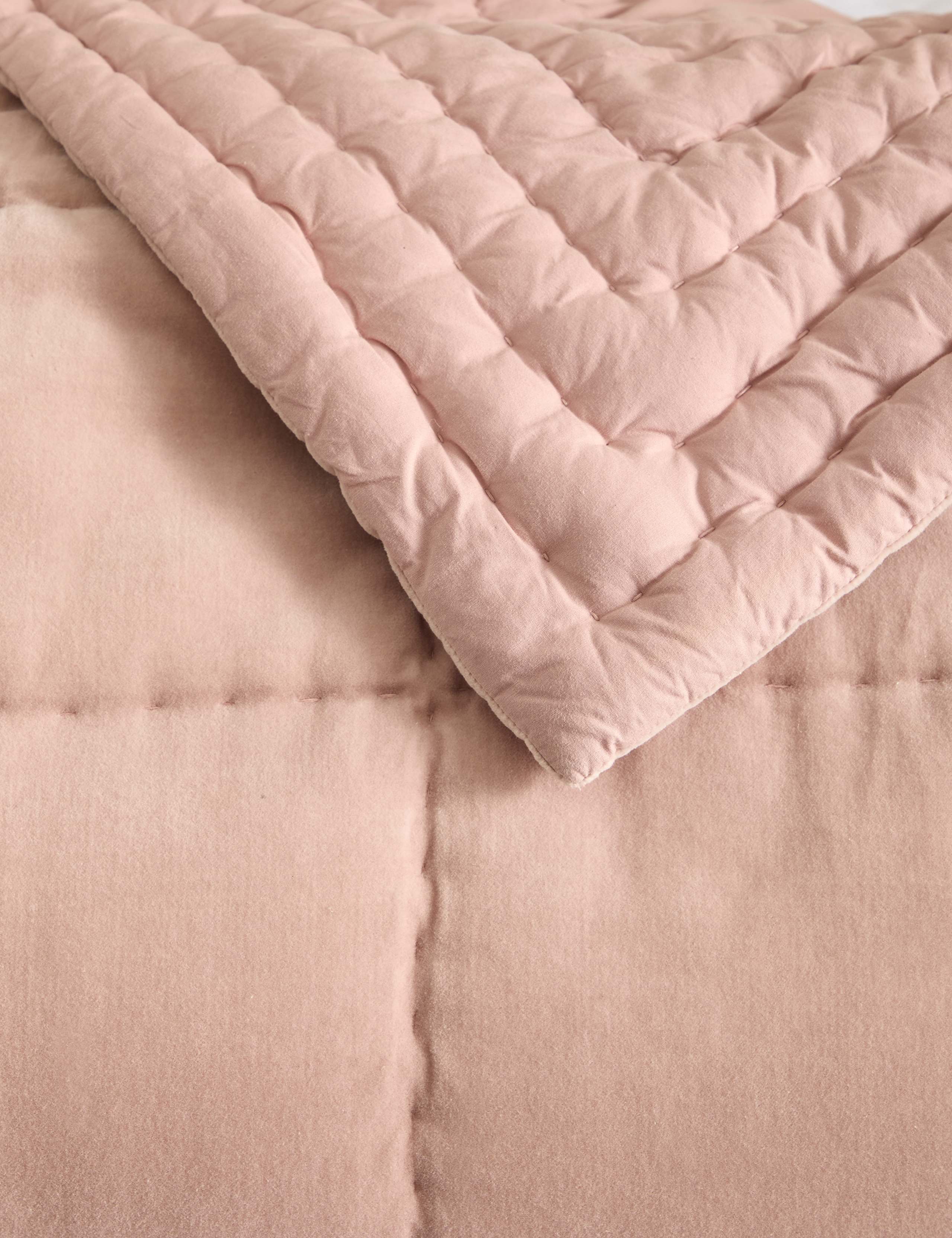 Cotton Velvet Quilted Bedspread 2 of 3