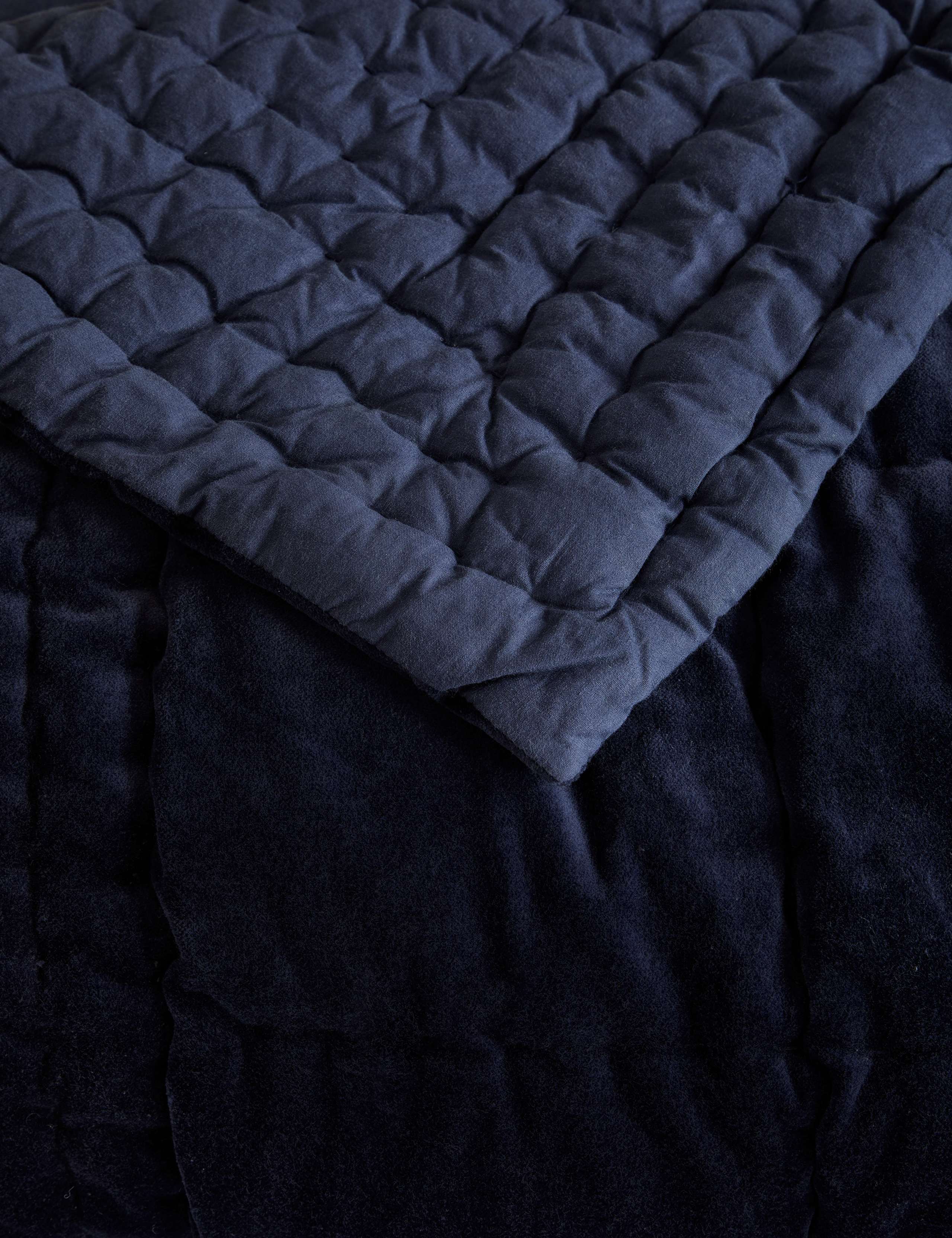 Cotton Velvet Quilted Bedspread 2 of 3