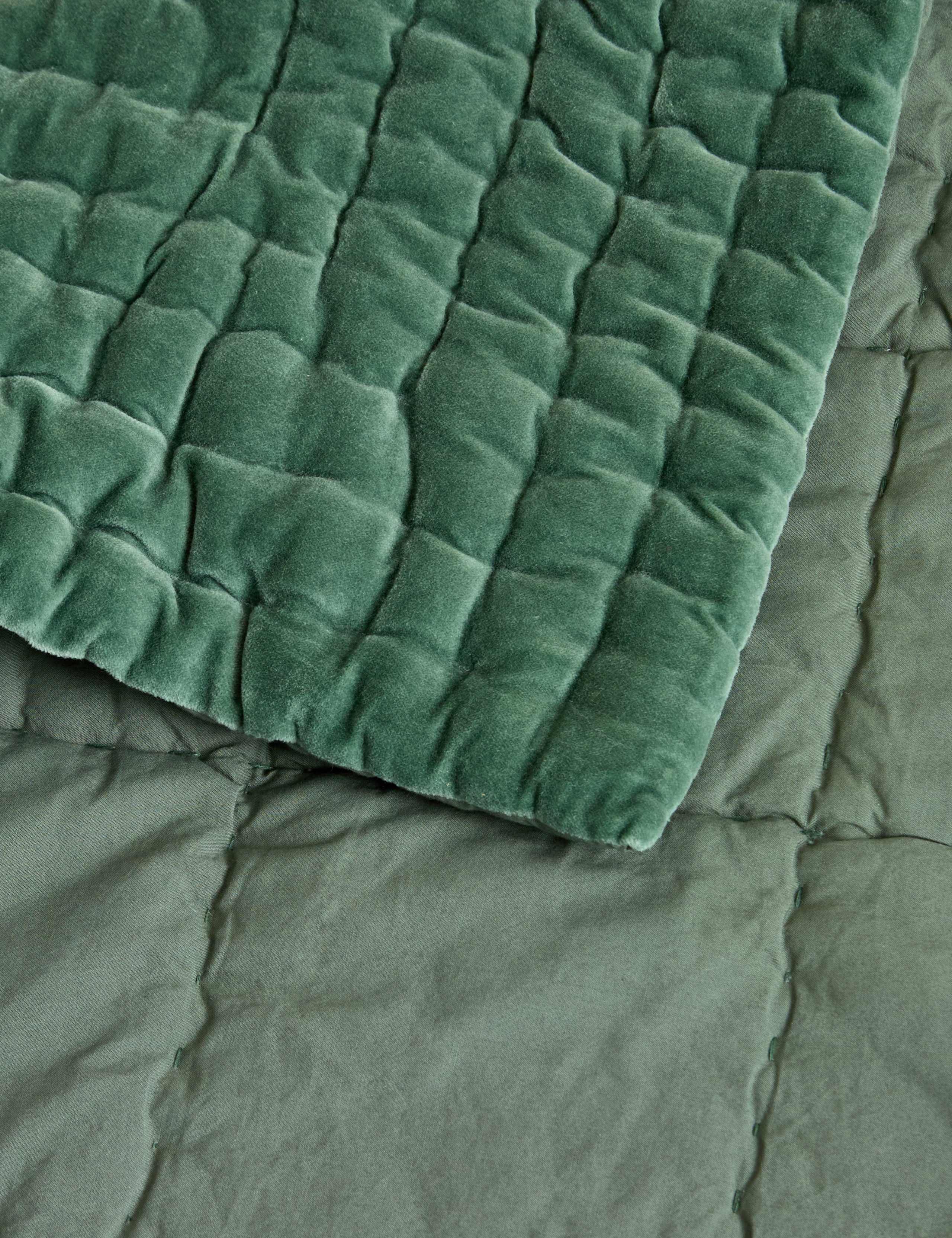Cotton Velvet Quilted Bedspread 5 of 5