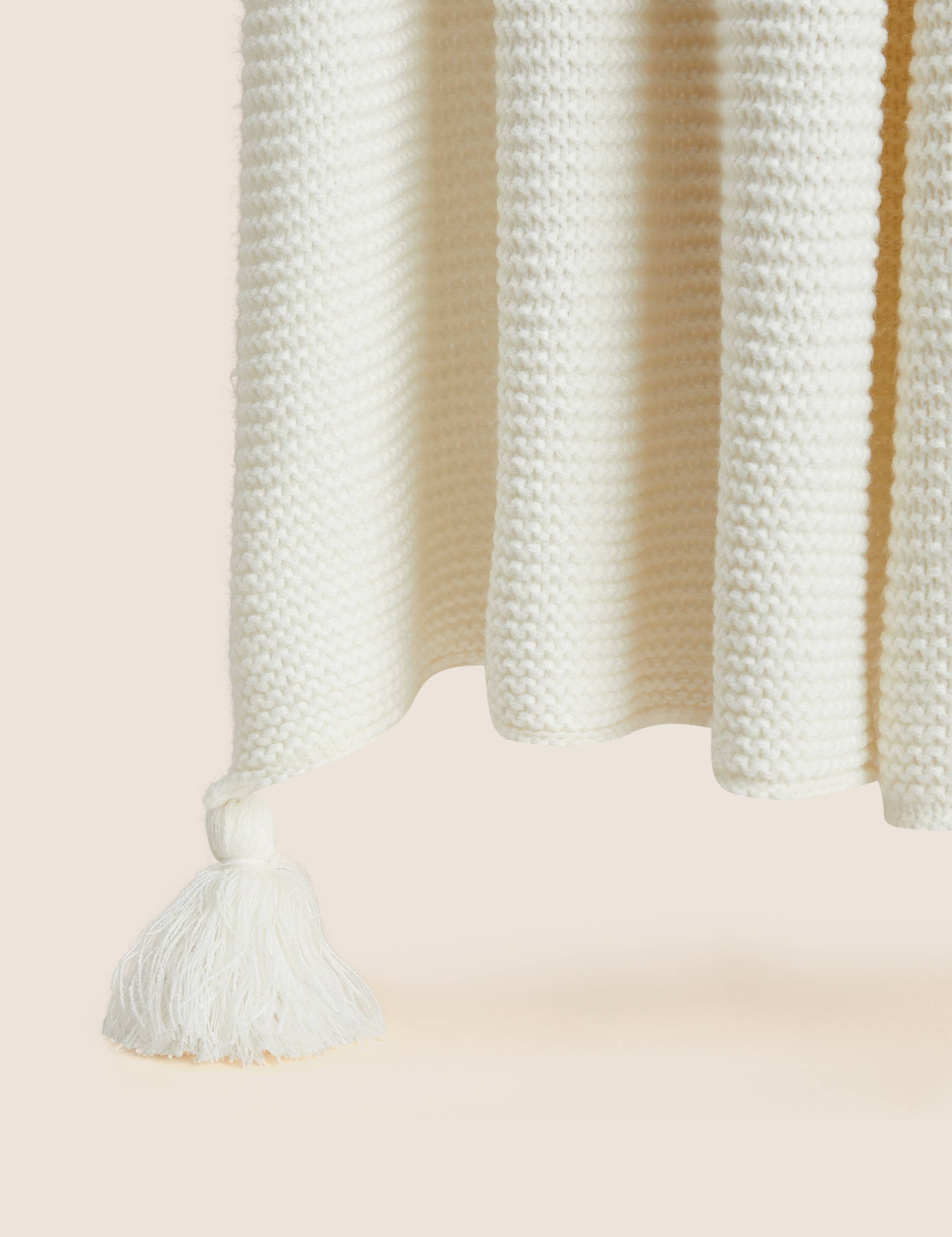 Knitted Tassel Throw 4 of 9