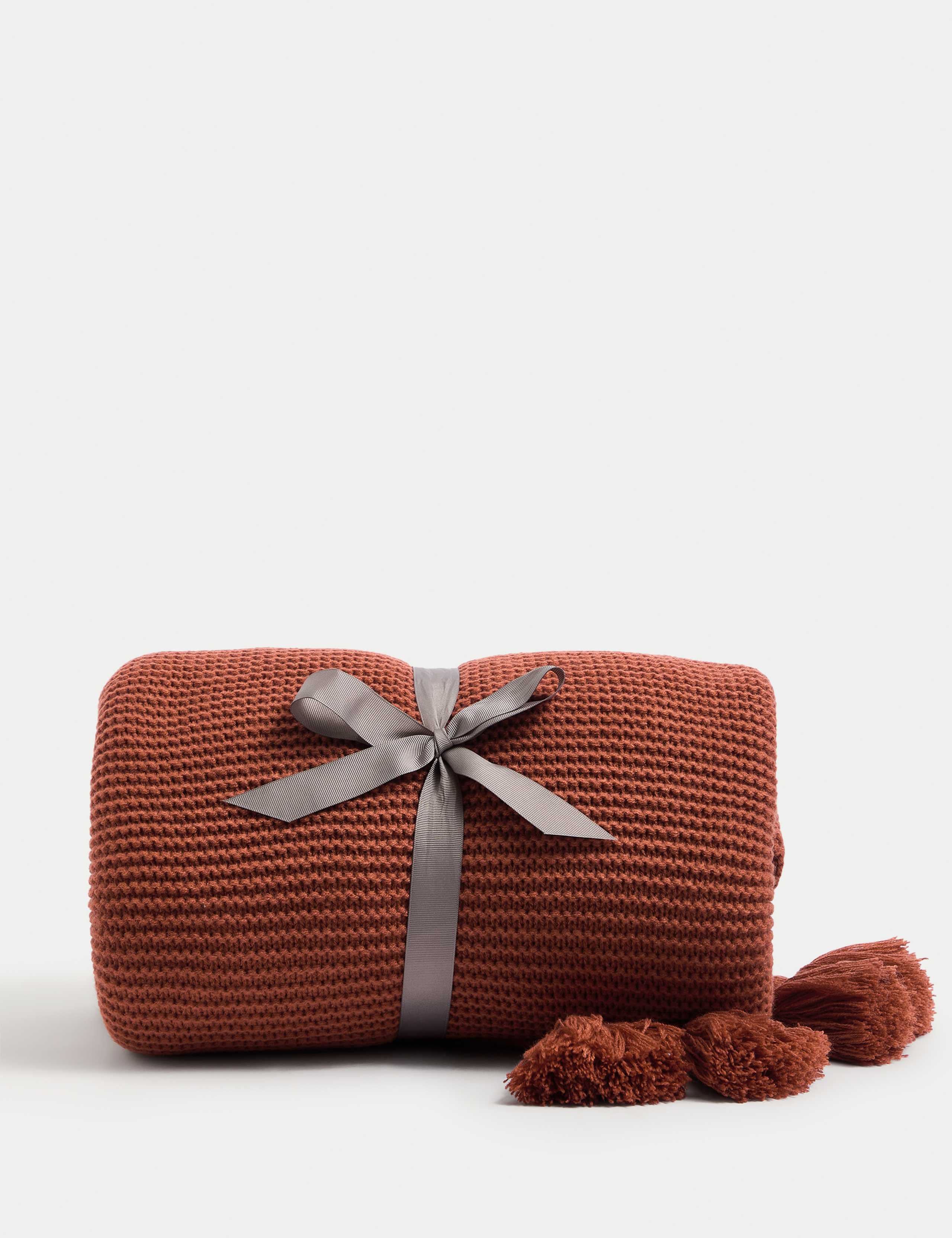 Knitted Tassel Throw 5 of 5