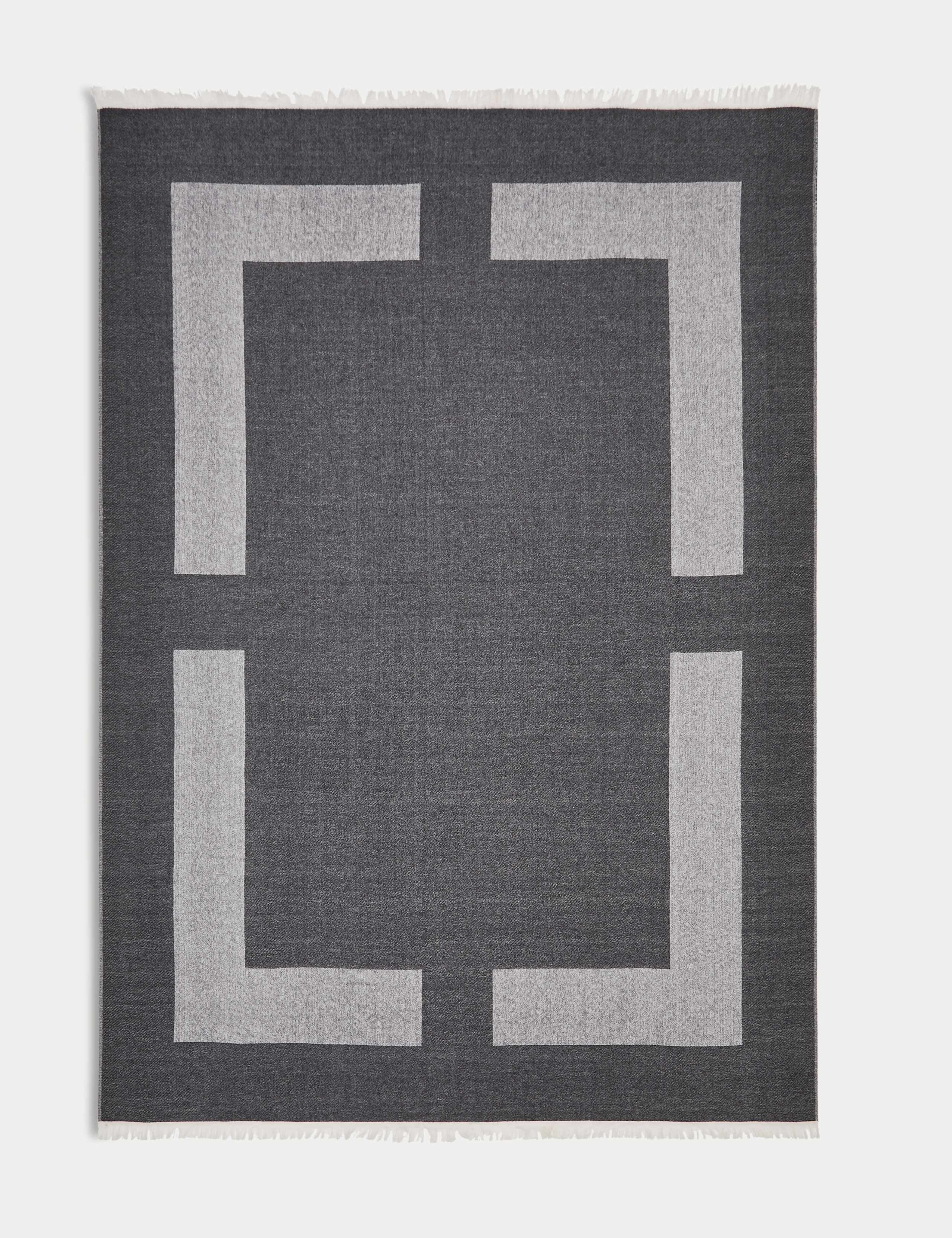 Border Throw 3 of 4
