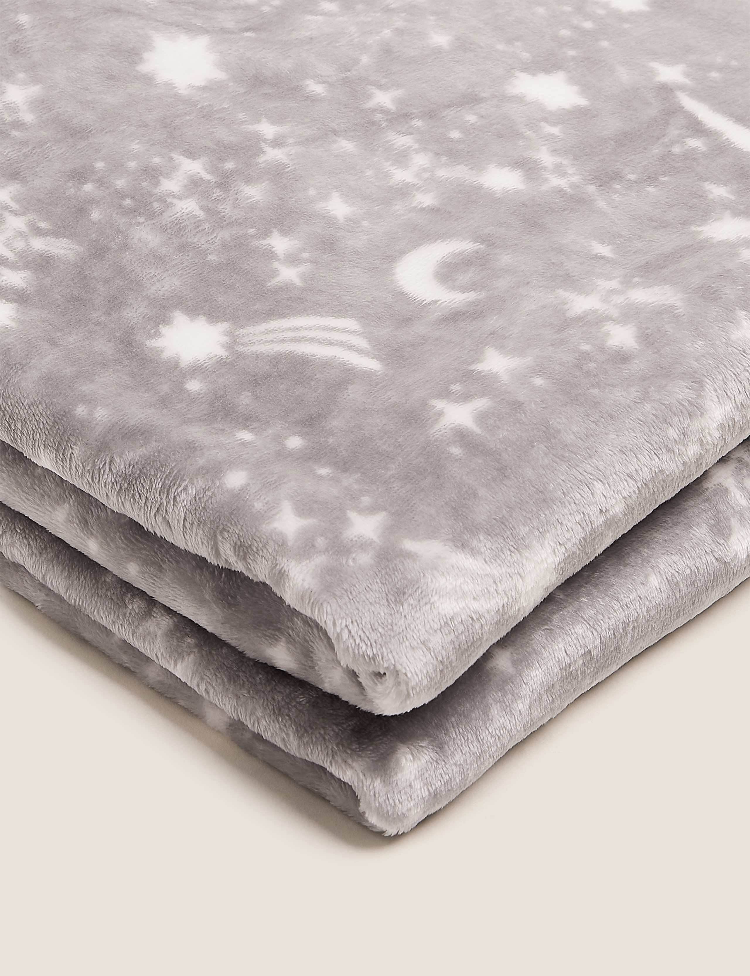 Fleece Shooting Star Throw 3 of 6