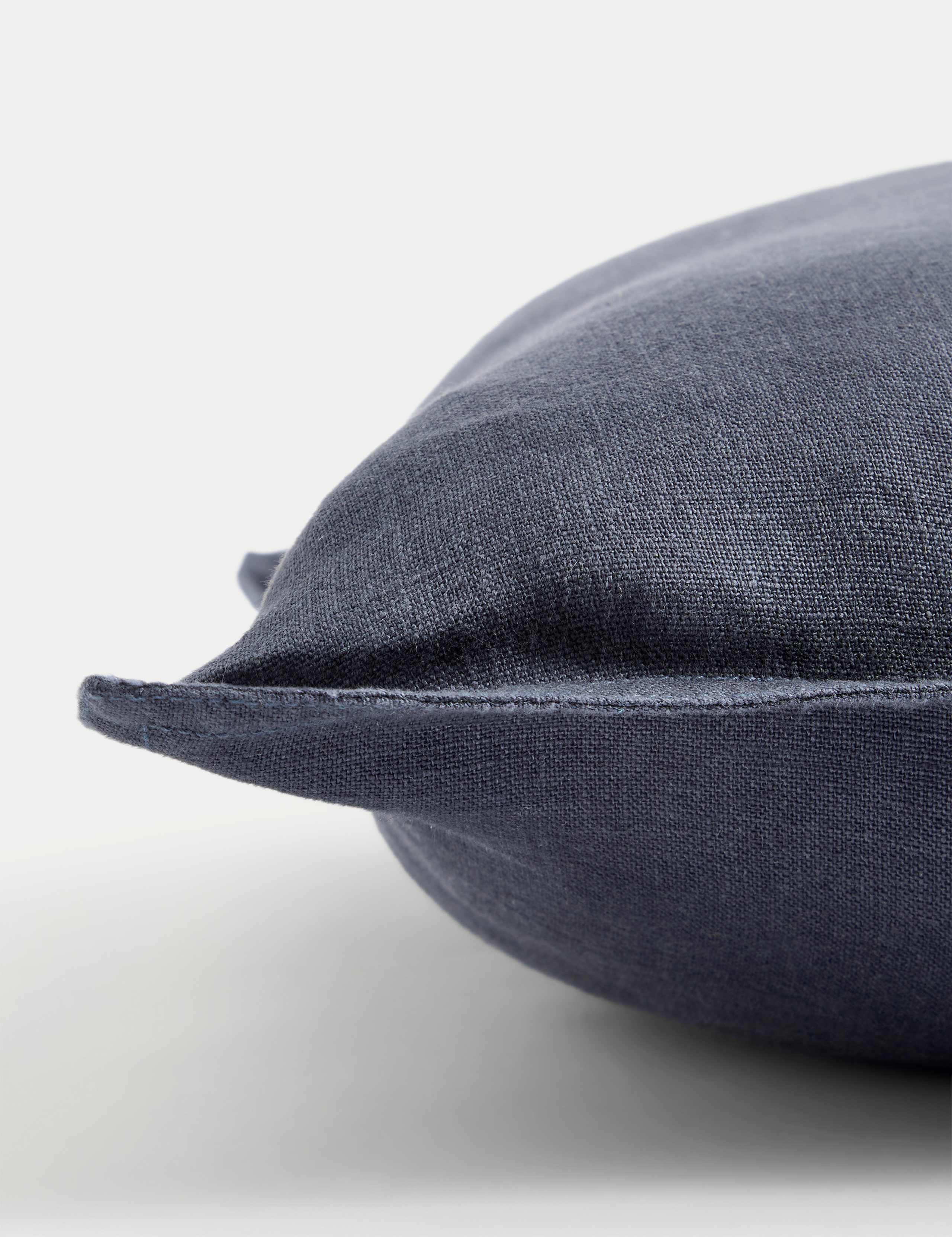 Pure Linen Cushion 2 of 3