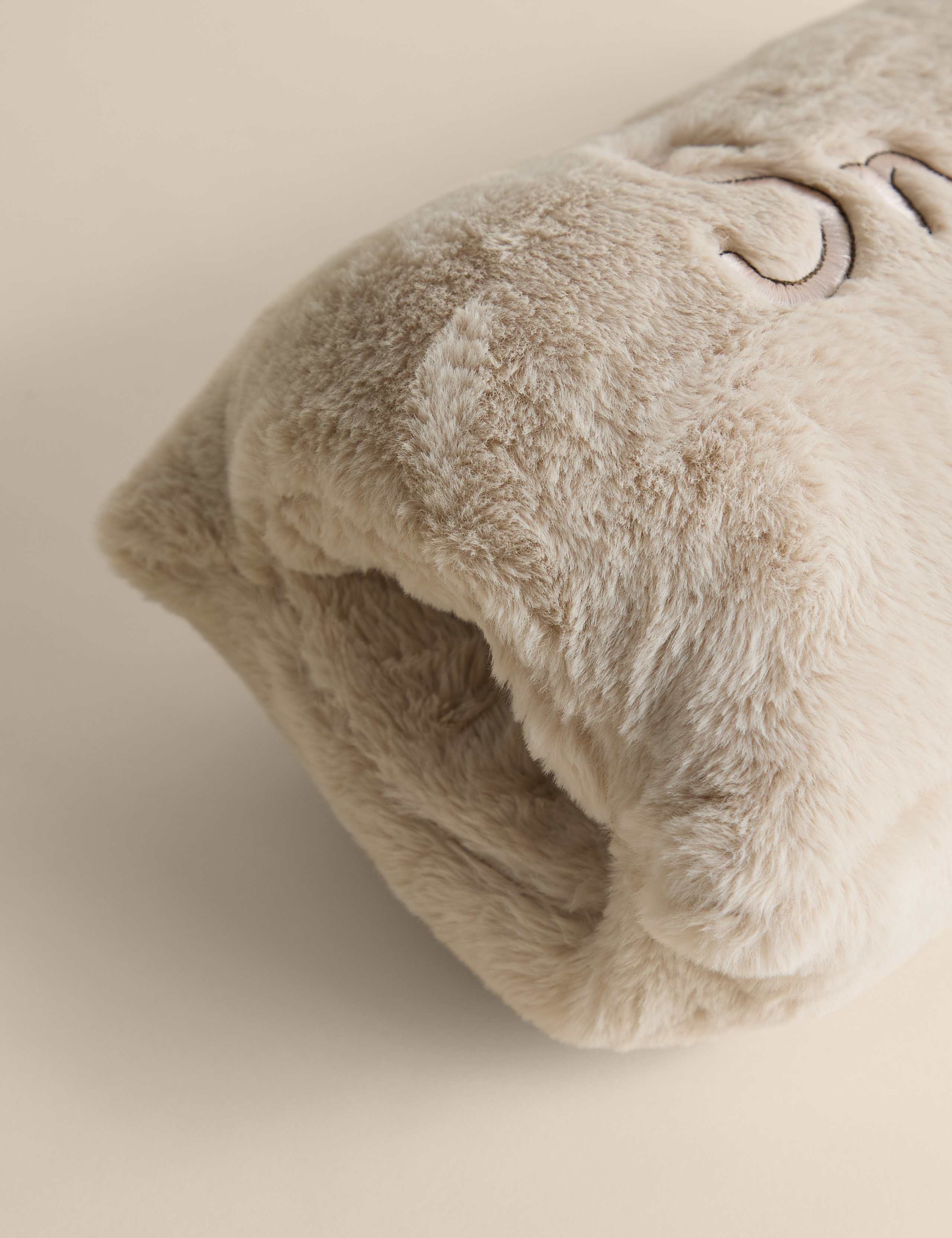 Supersoft Snooze Pocket Cushion 4 of 5