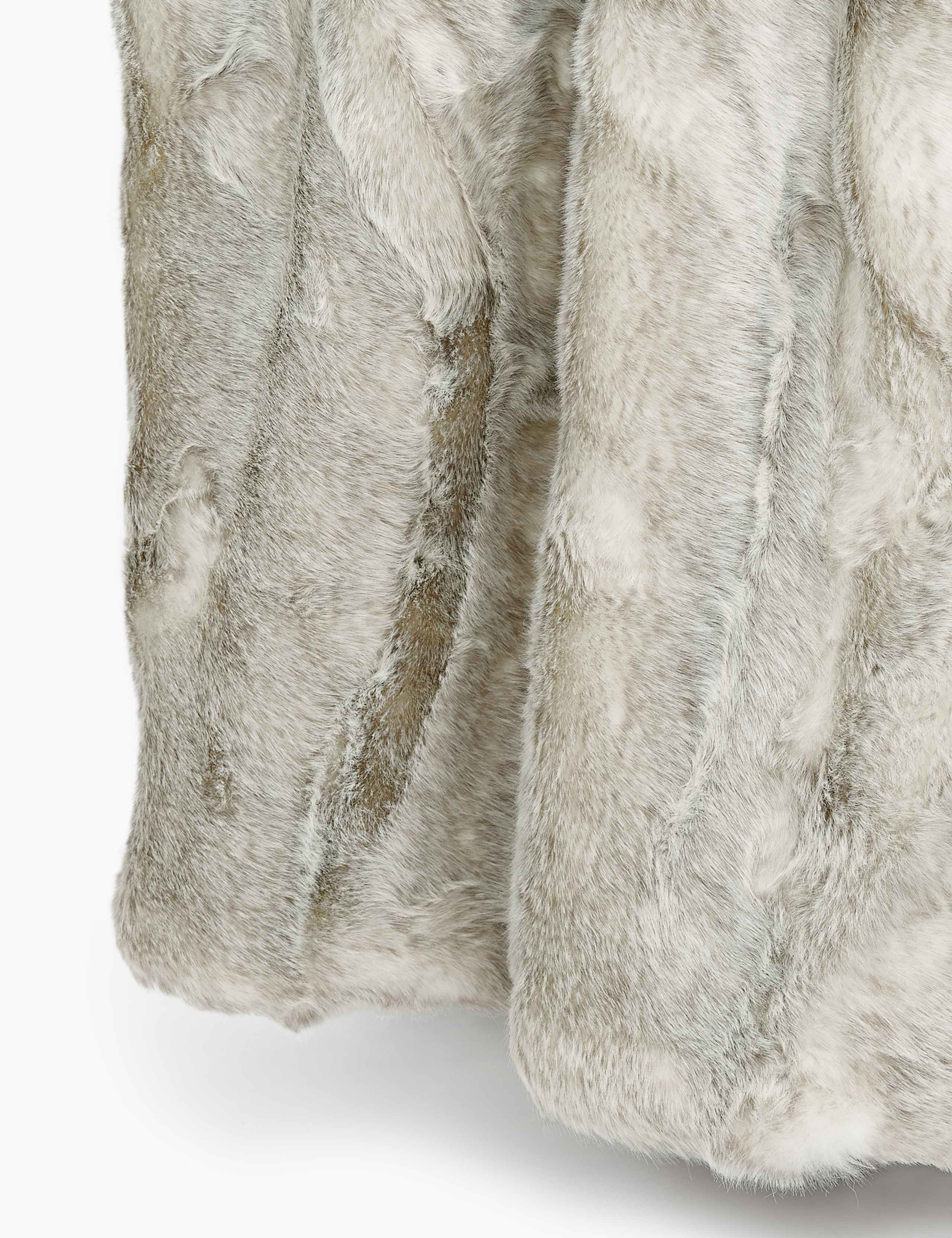 Faux Fur Luxury Throw 2 of 6