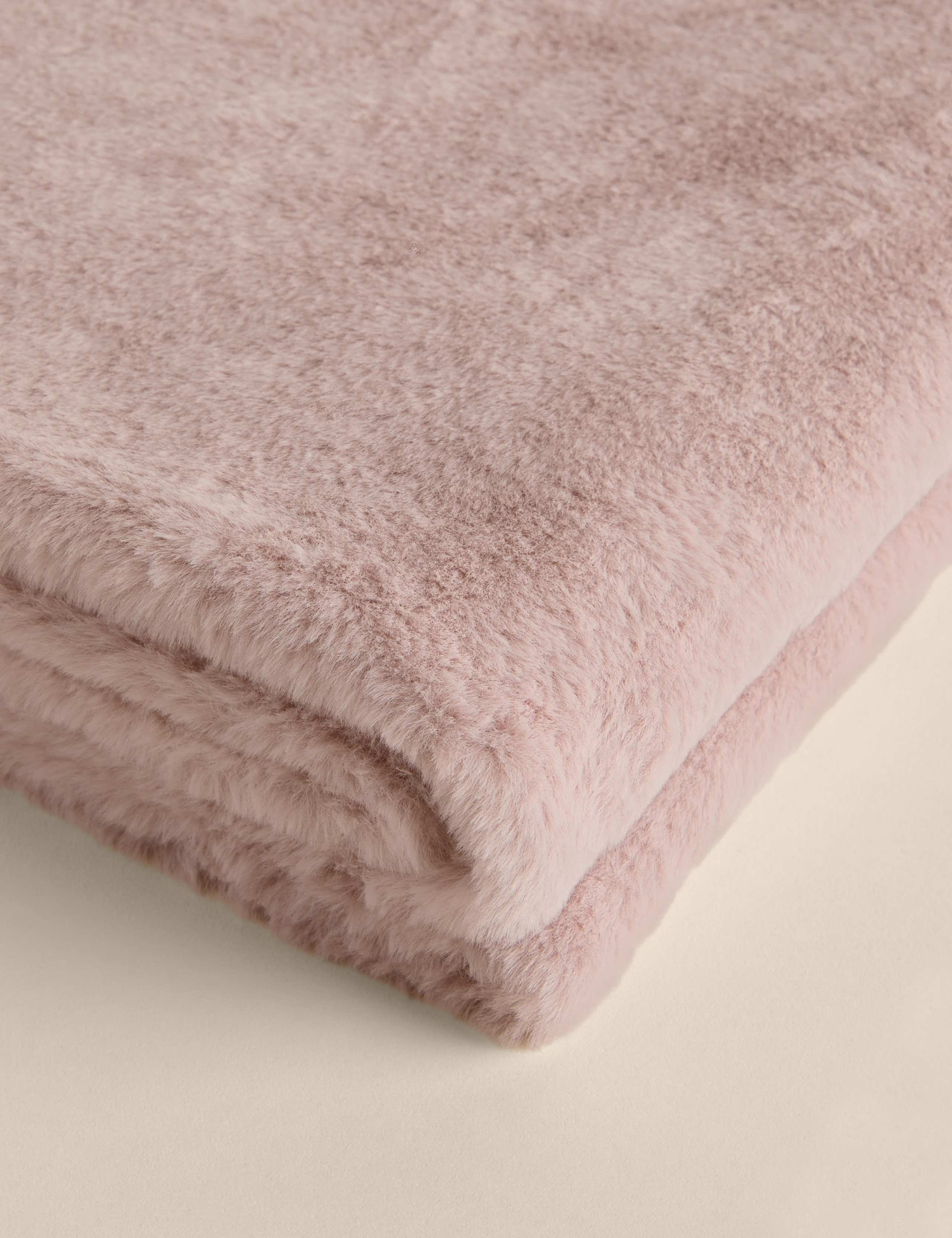 Supersoft Faux Fur Throw 4 of 4