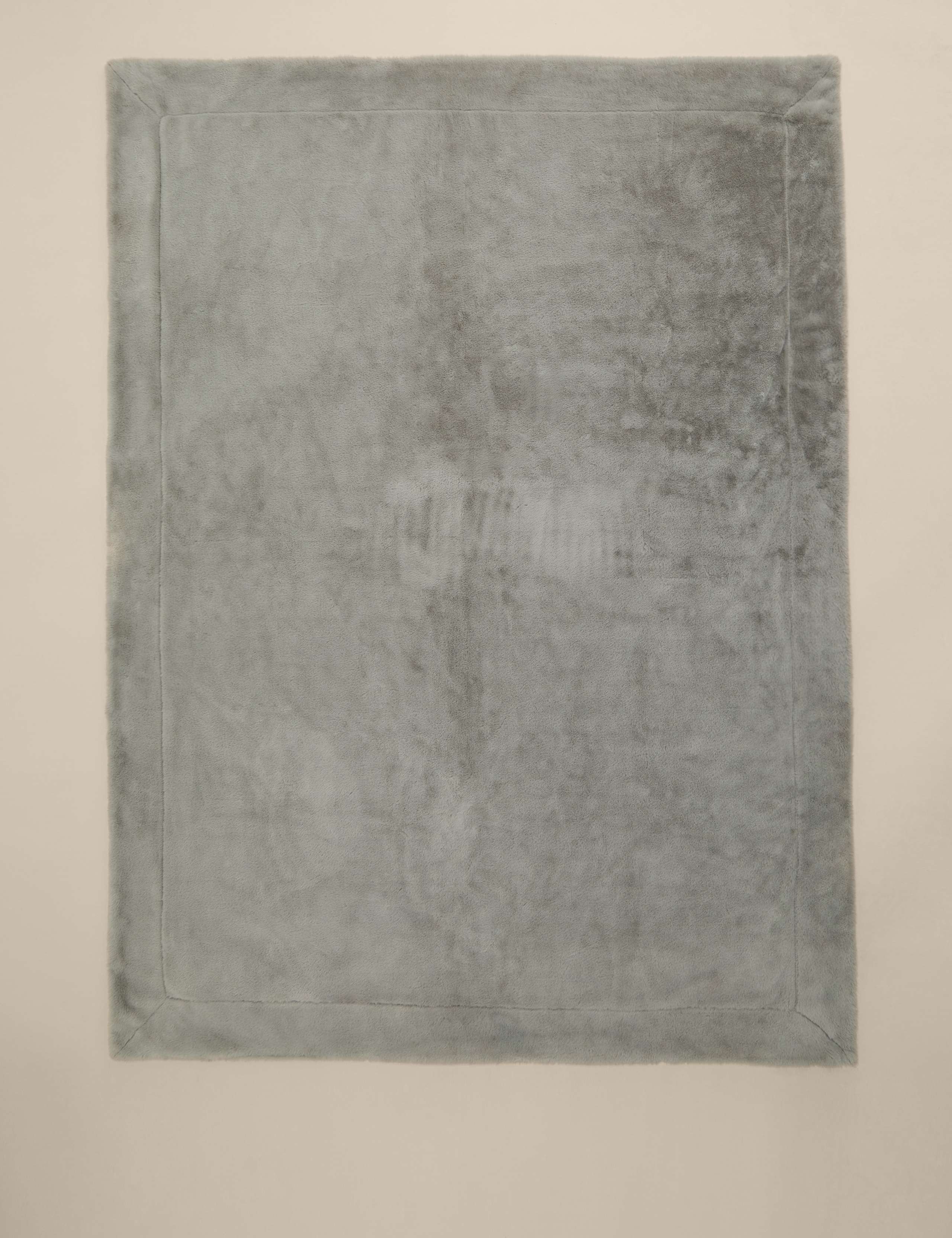 Supersoft Faux Fur Throw 3 of 4