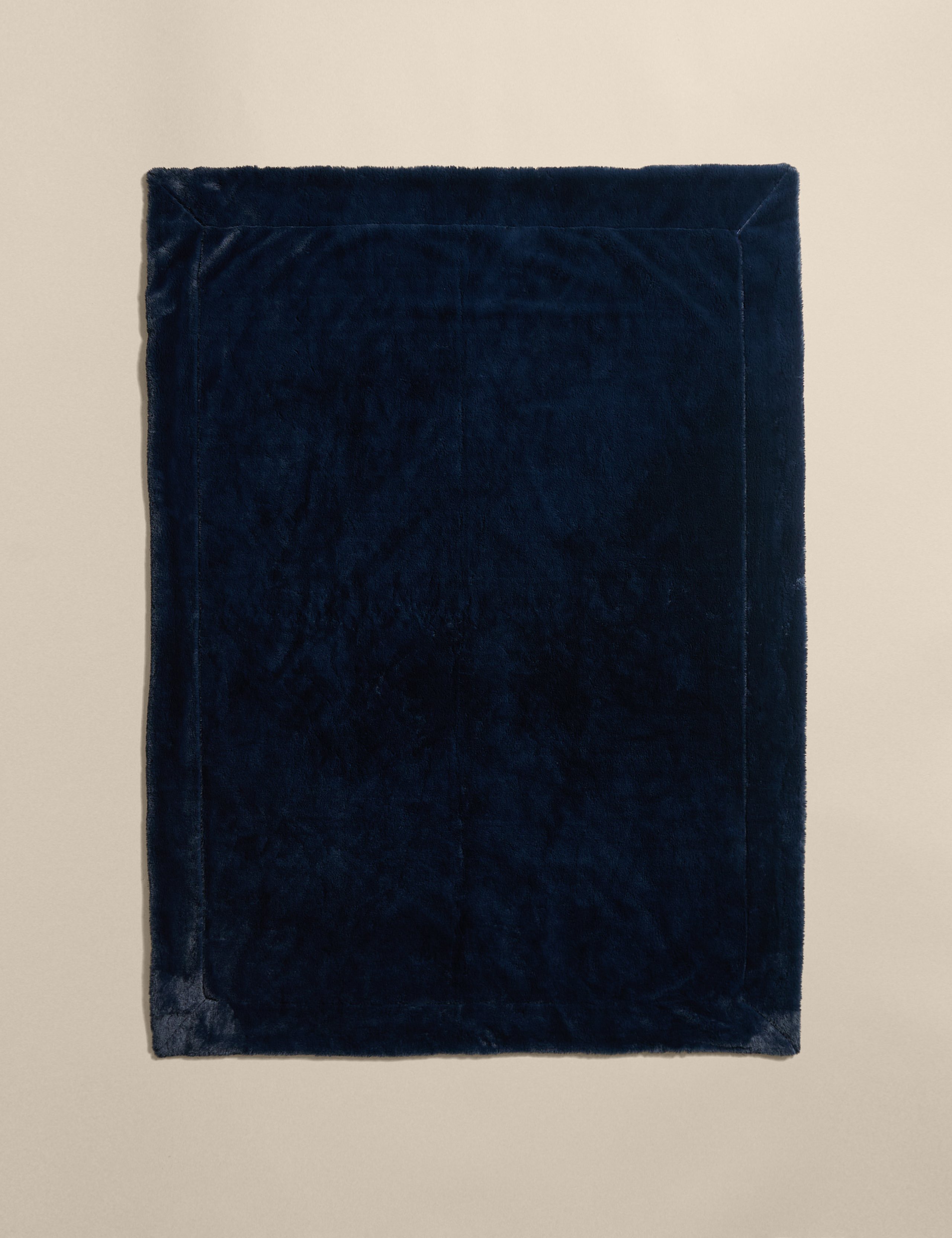 Supersoft Faux Fur Throw 4 of 4