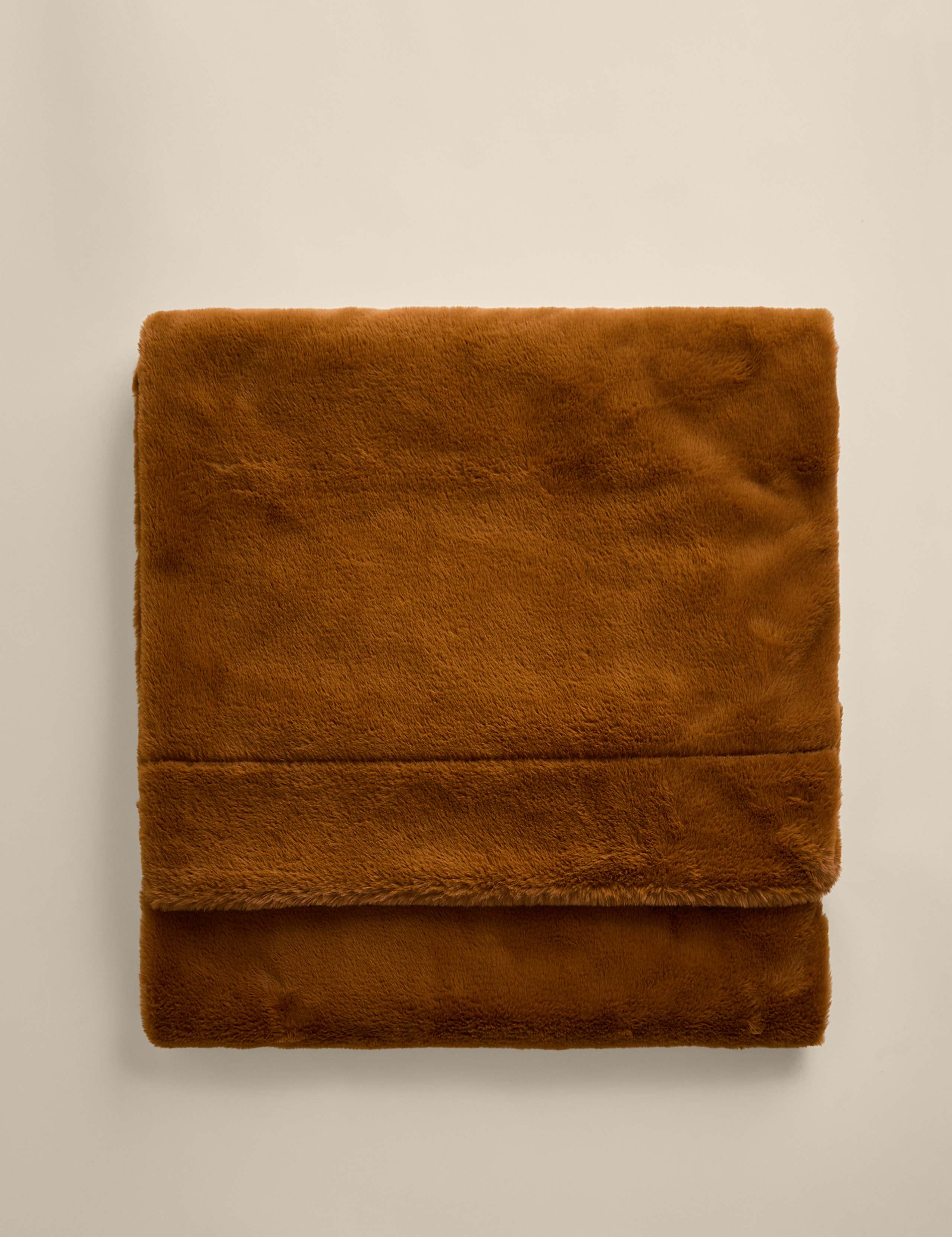 Supersoft Faux Fur Throw 1 of 4