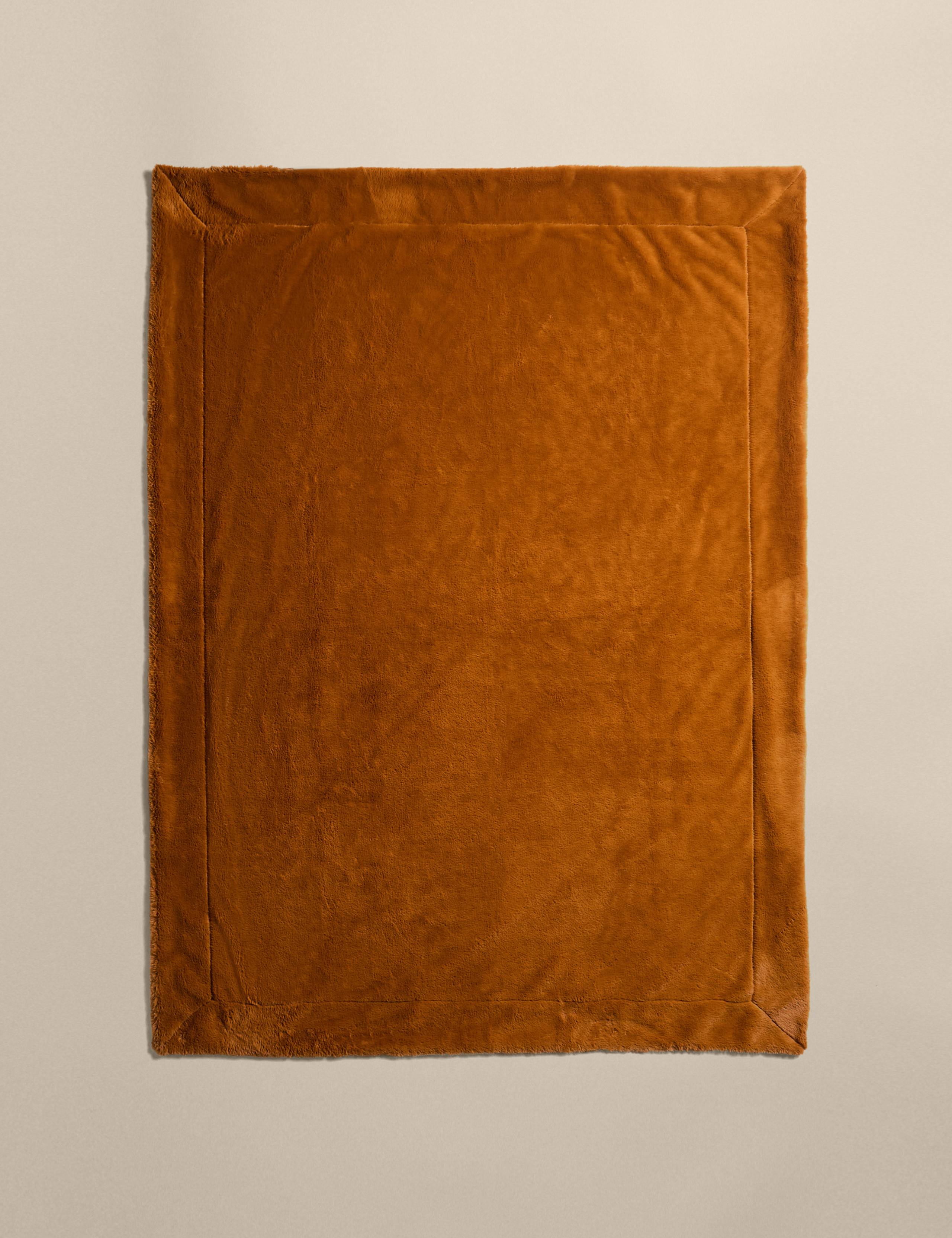 Supersoft Faux Fur Throw 4 of 4