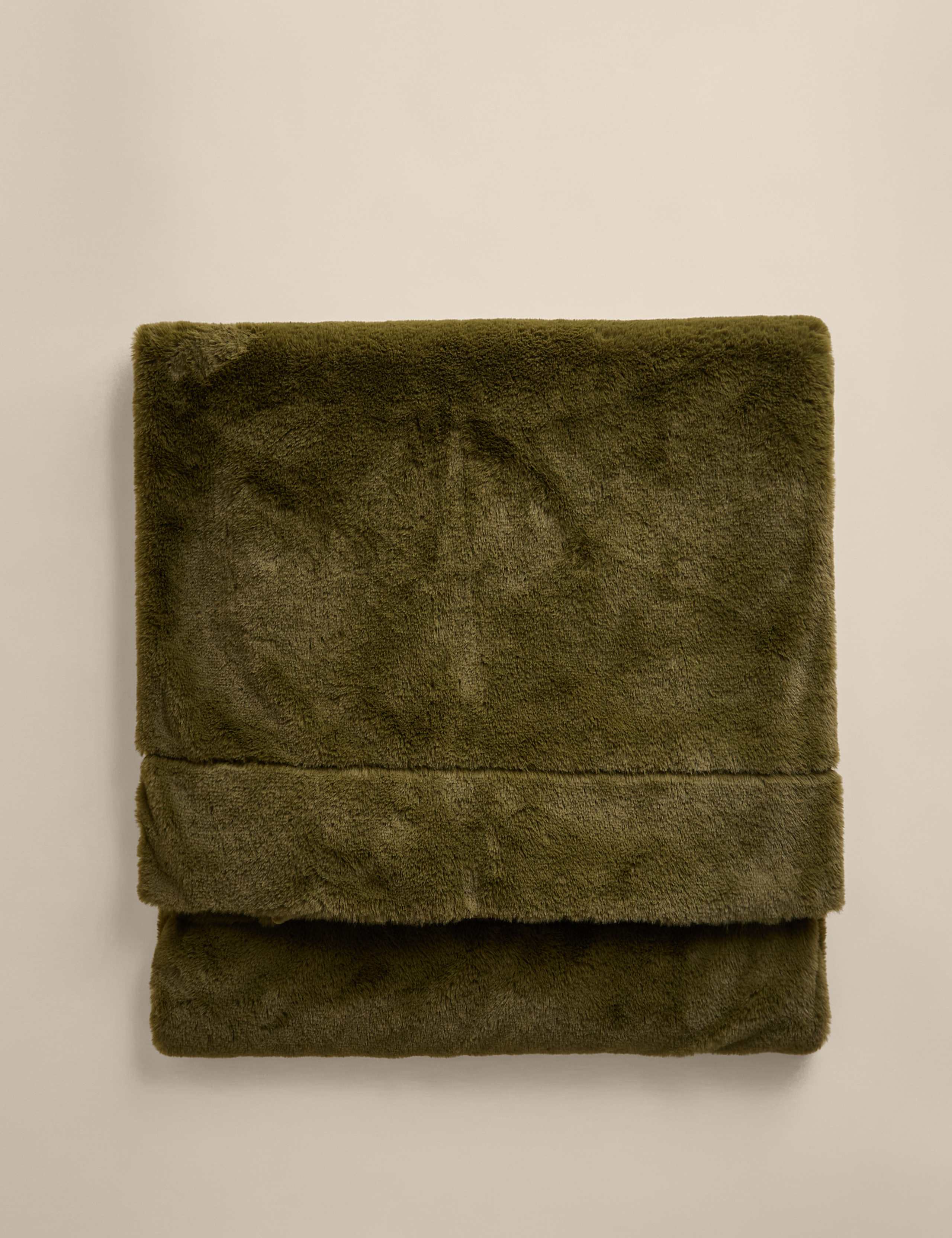 Supersoft Faux Fur Throw 1 of 4