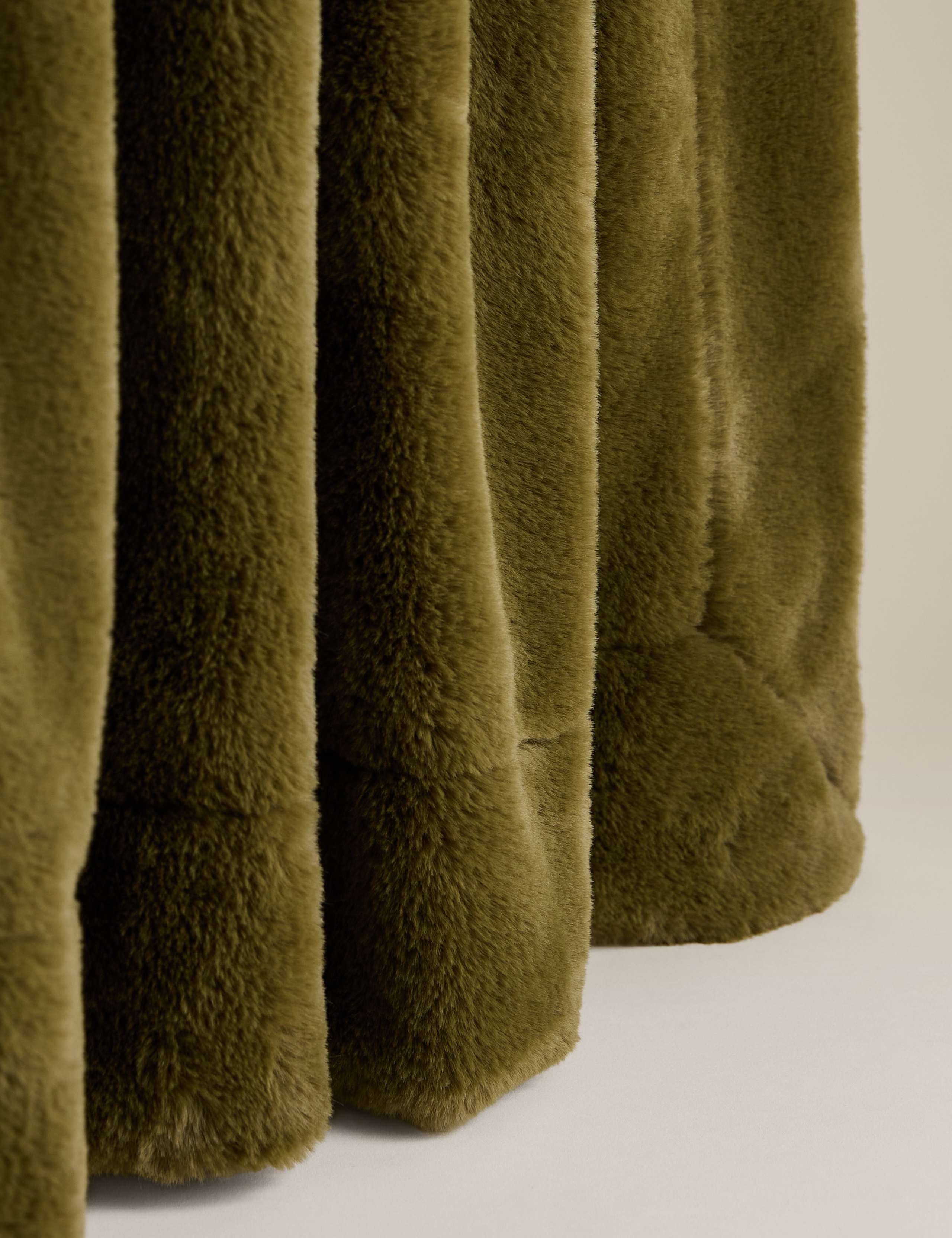 Supersoft Faux Fur Throw 3 of 4