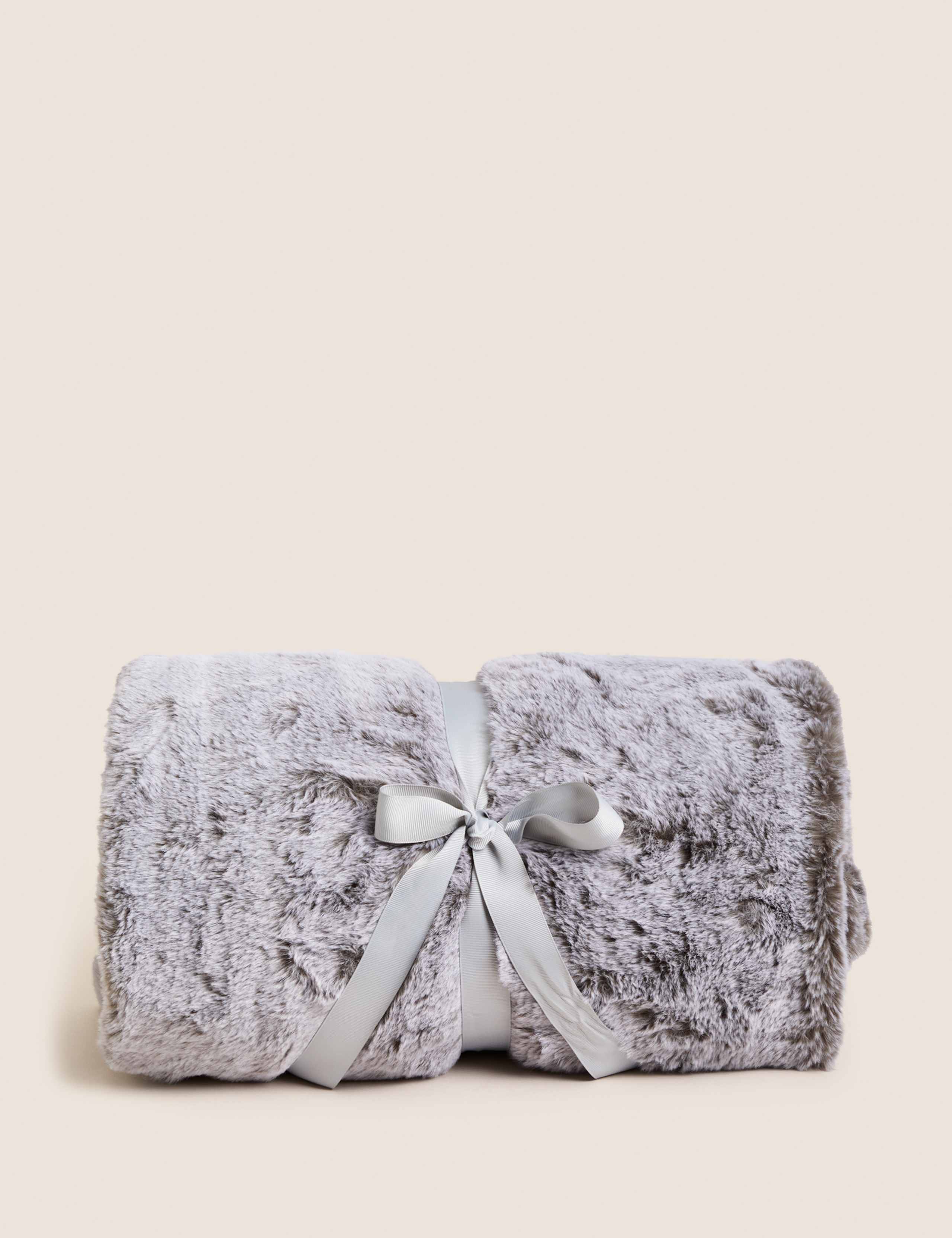 Tipped Faux Fur Throw 5 of 5