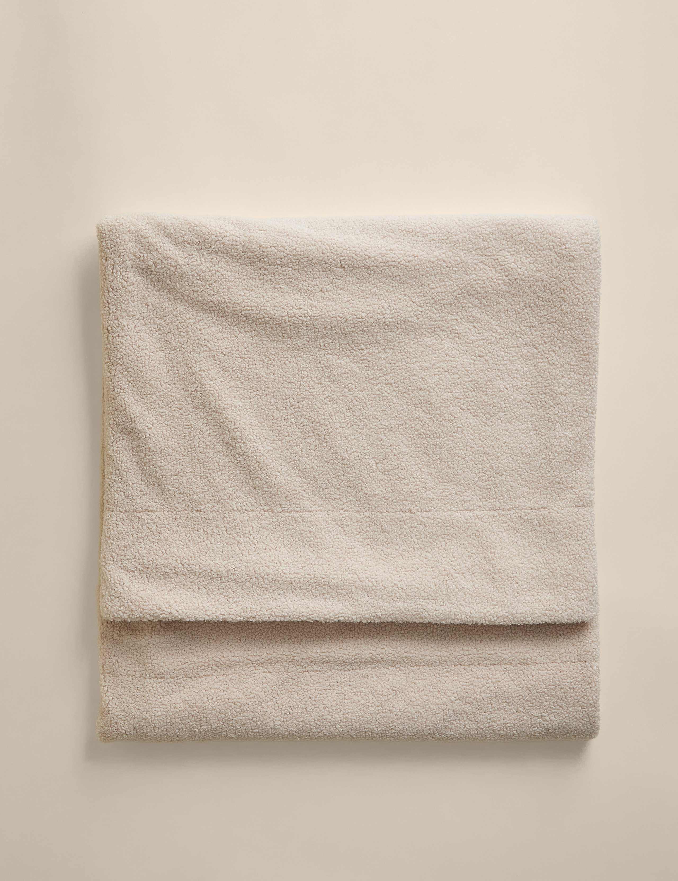 Borg Fleece Throw 1 of 4