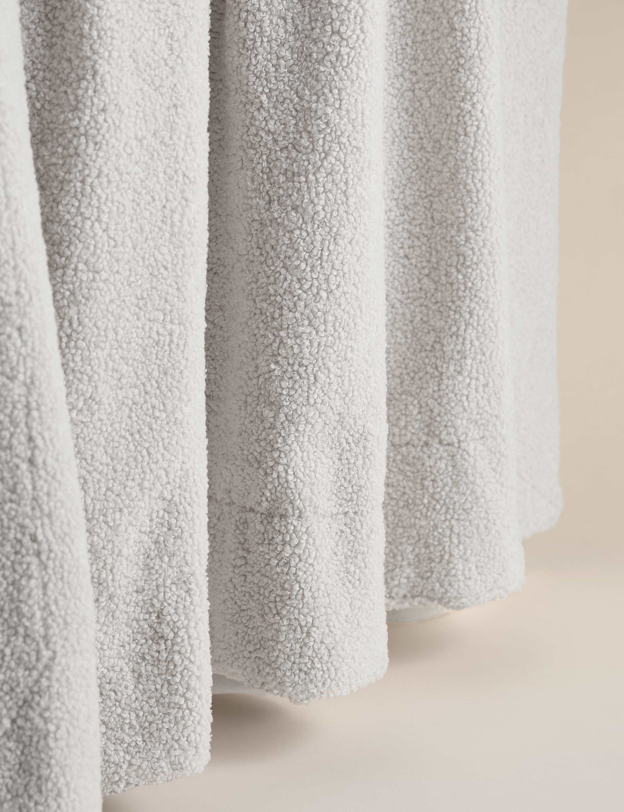 Borg Fleece Throw 3 of 4