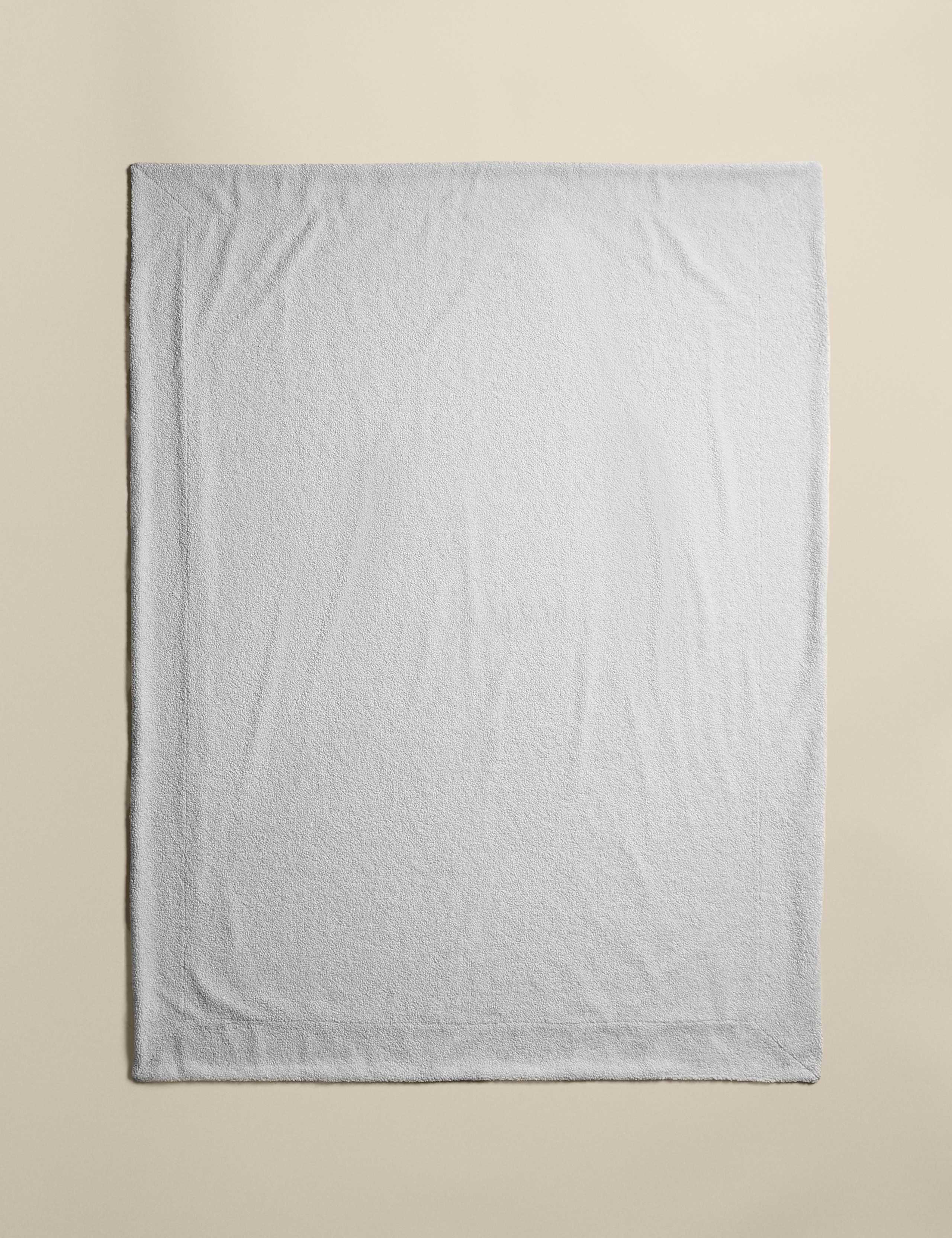 Borg Fleece Throw 4 of 4