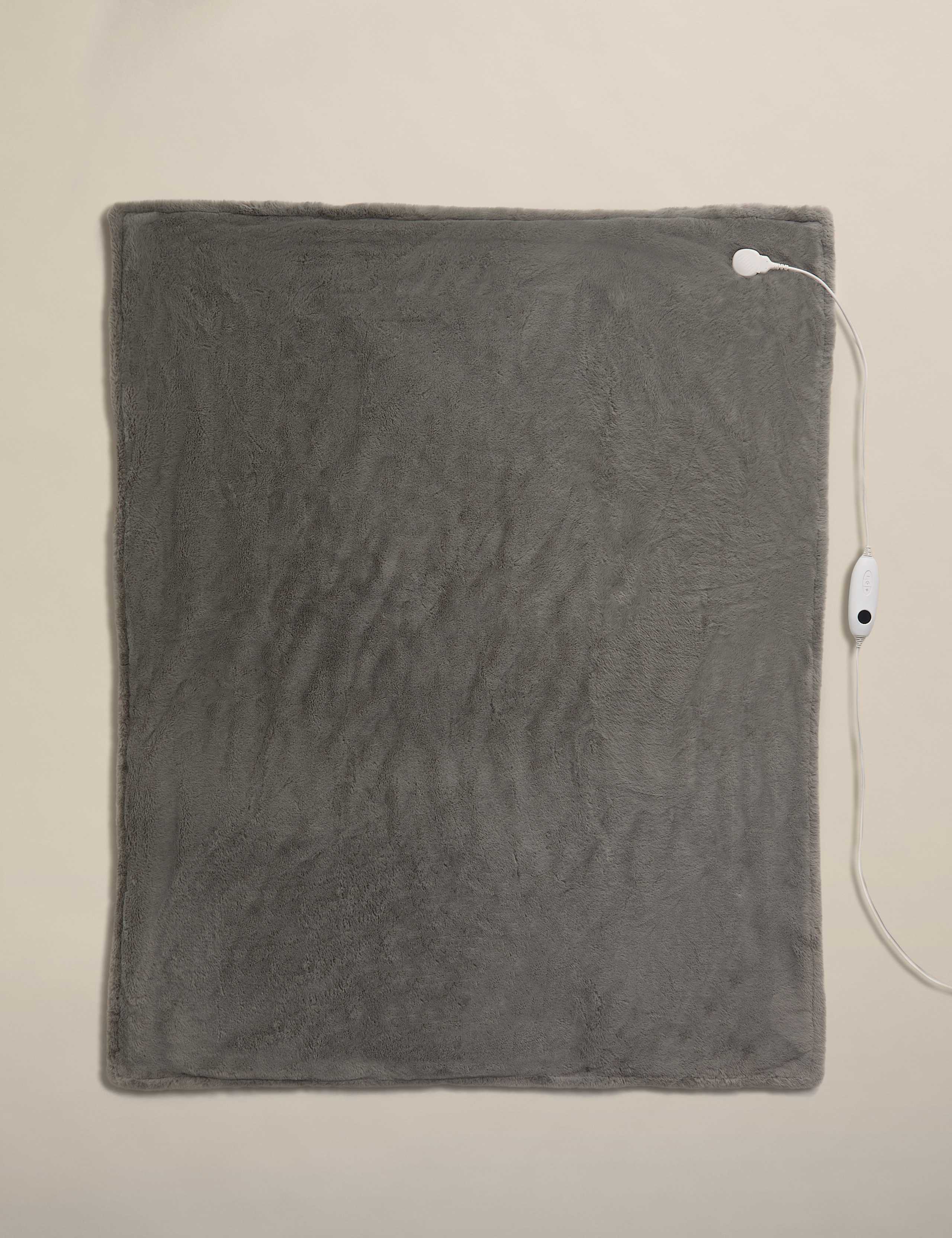 Supersoft Faux Fur Electric Throw 3 of 4