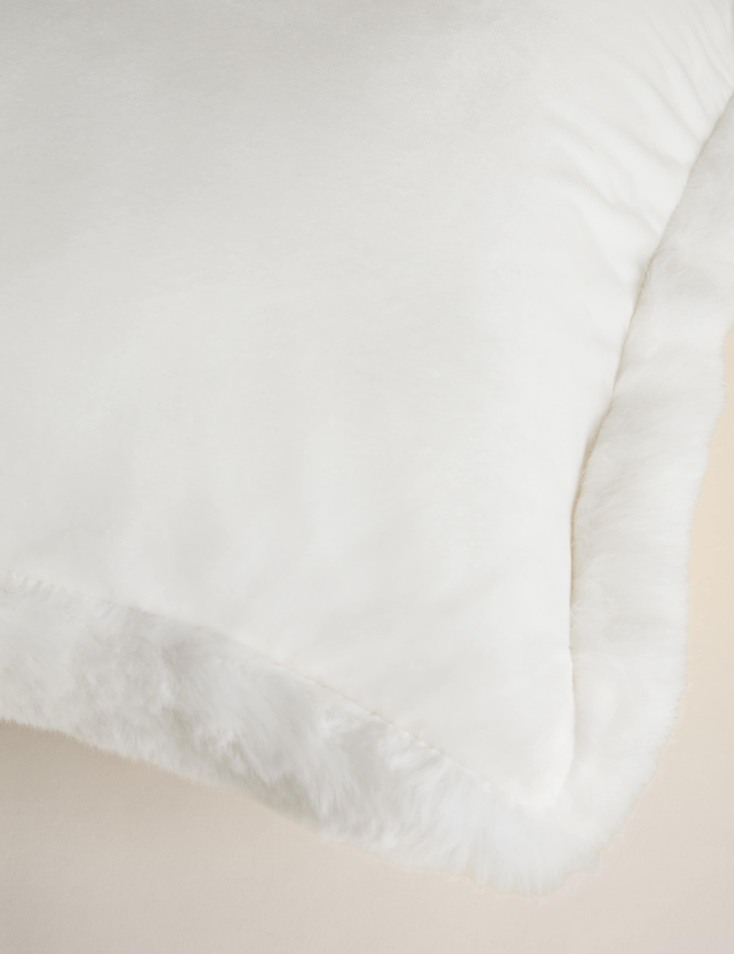 Faux Fur Cushion 4 of 5