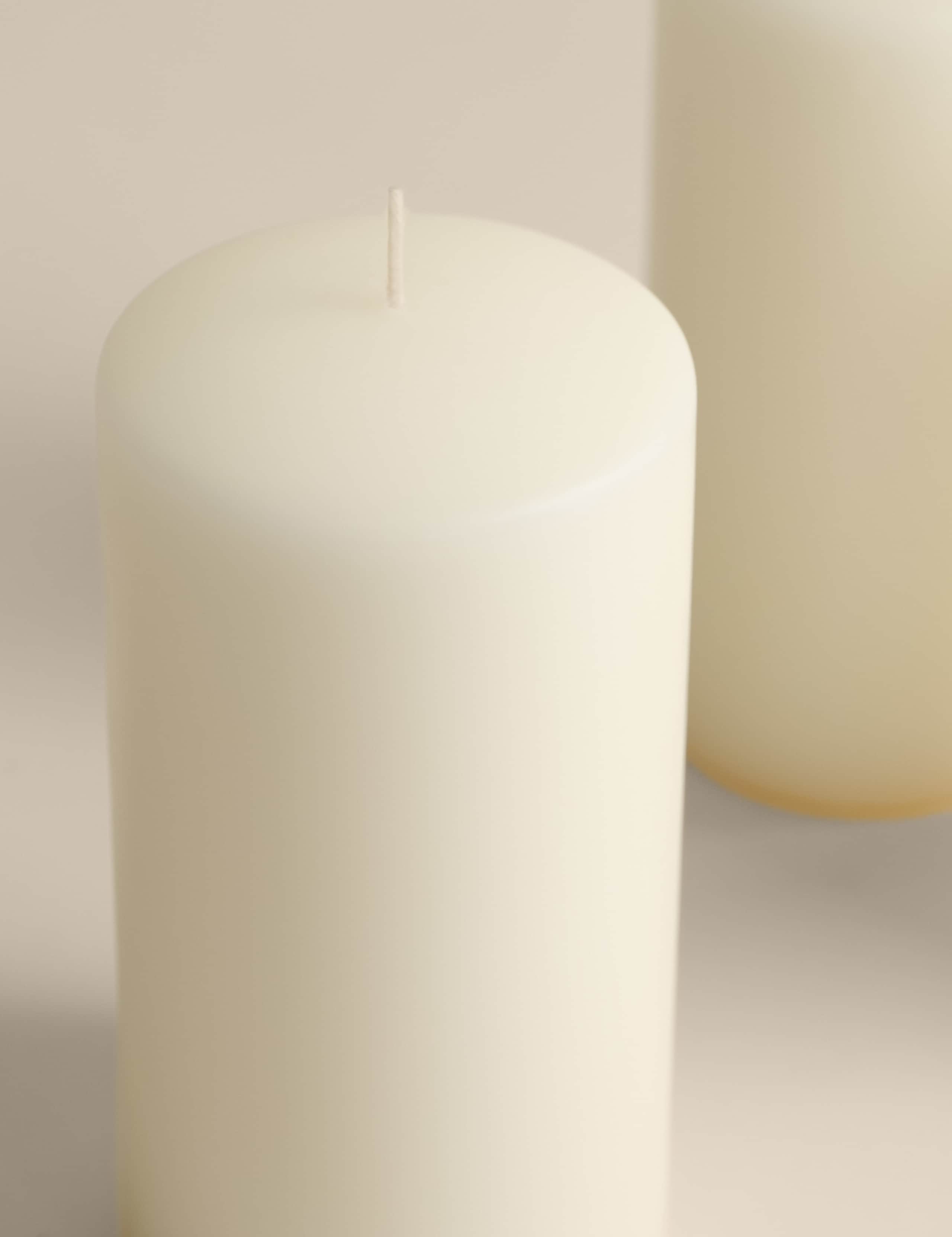 Set of 3 Pillar Candles 3 of 4