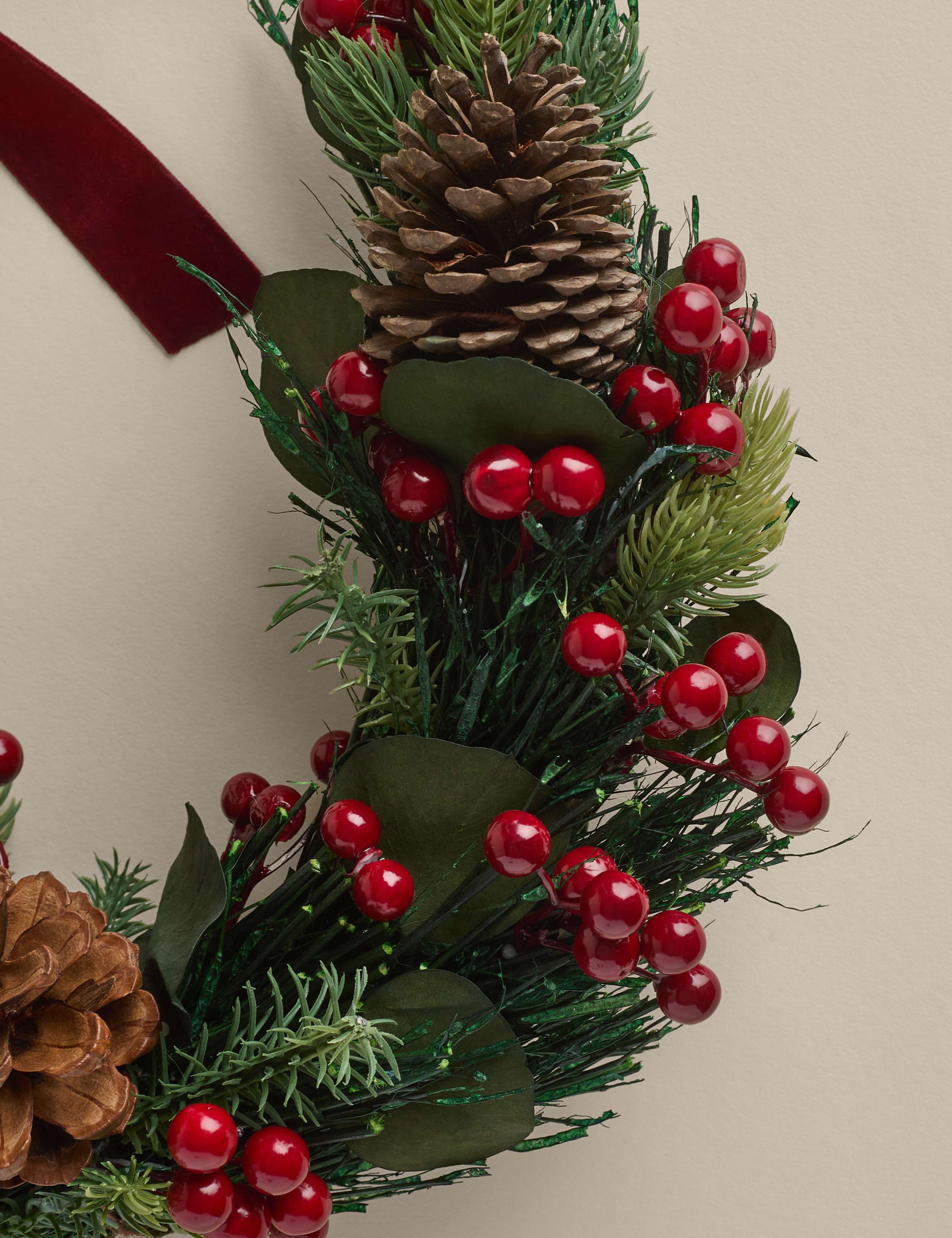 Mandarin, Cinnamon & Clove Scented Wreath 2 of 3
