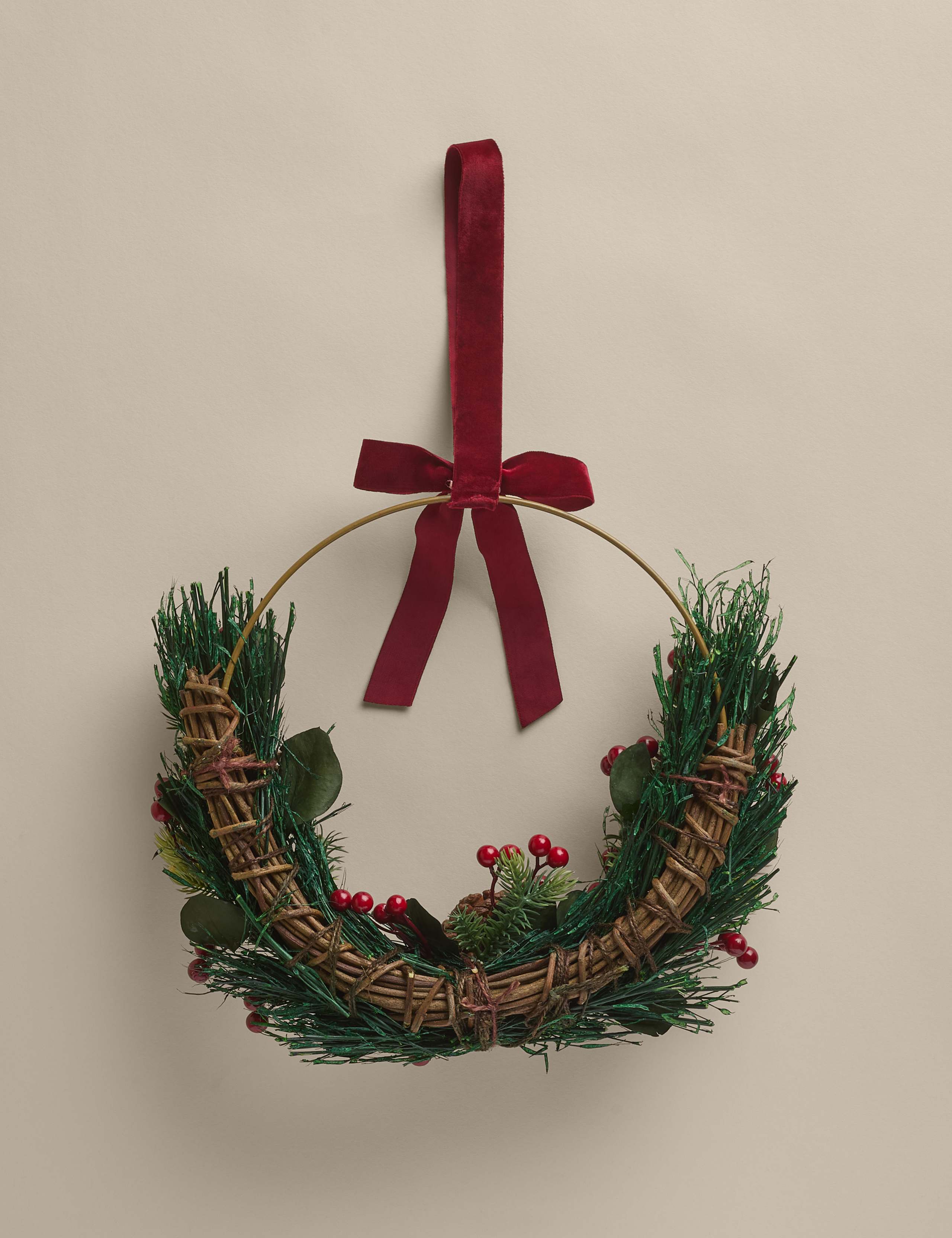 Mandarin, Cinnamon & Clove Scented Wreath 3 of 3