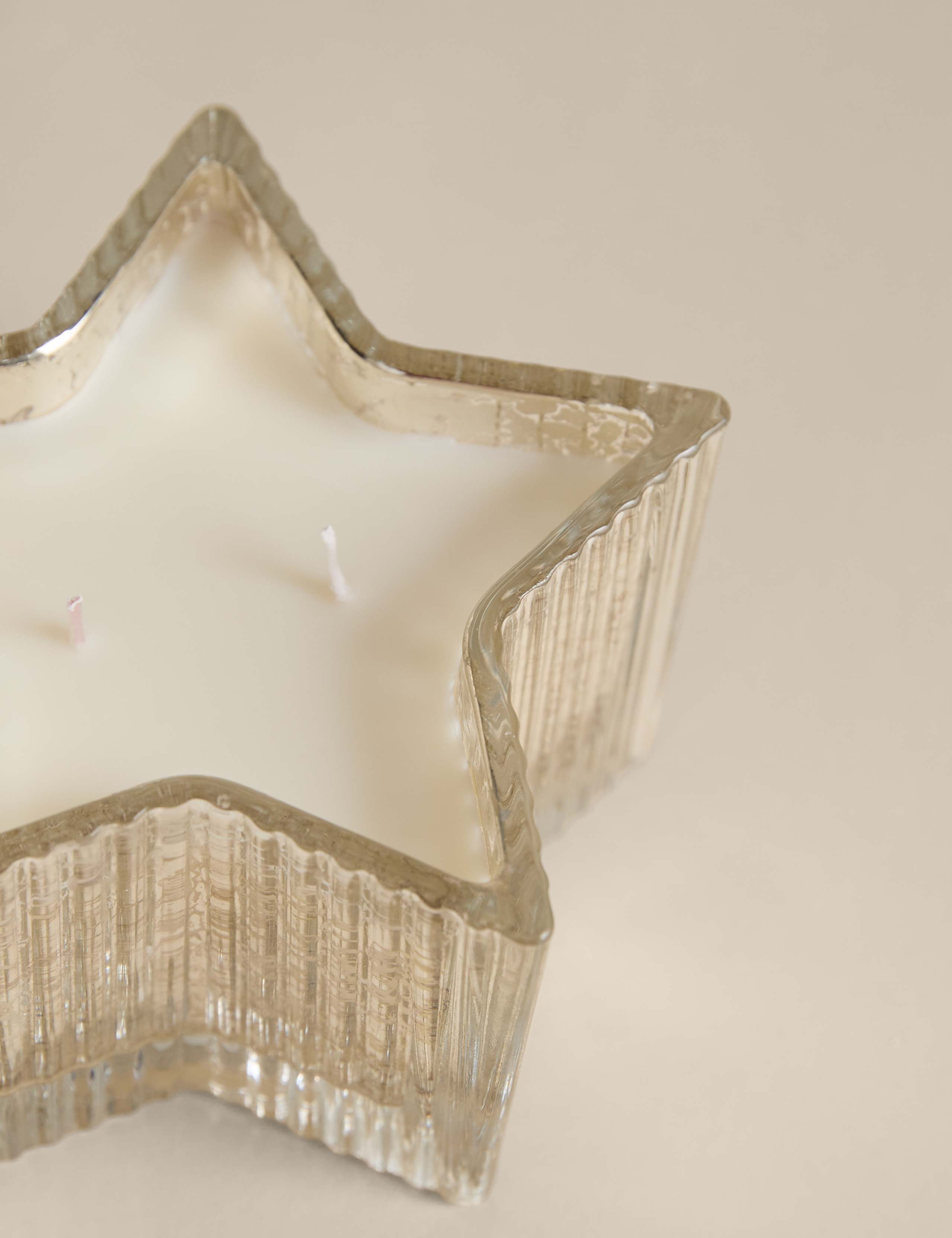 Frankincense & Myrrh Star Candle 2 of 3