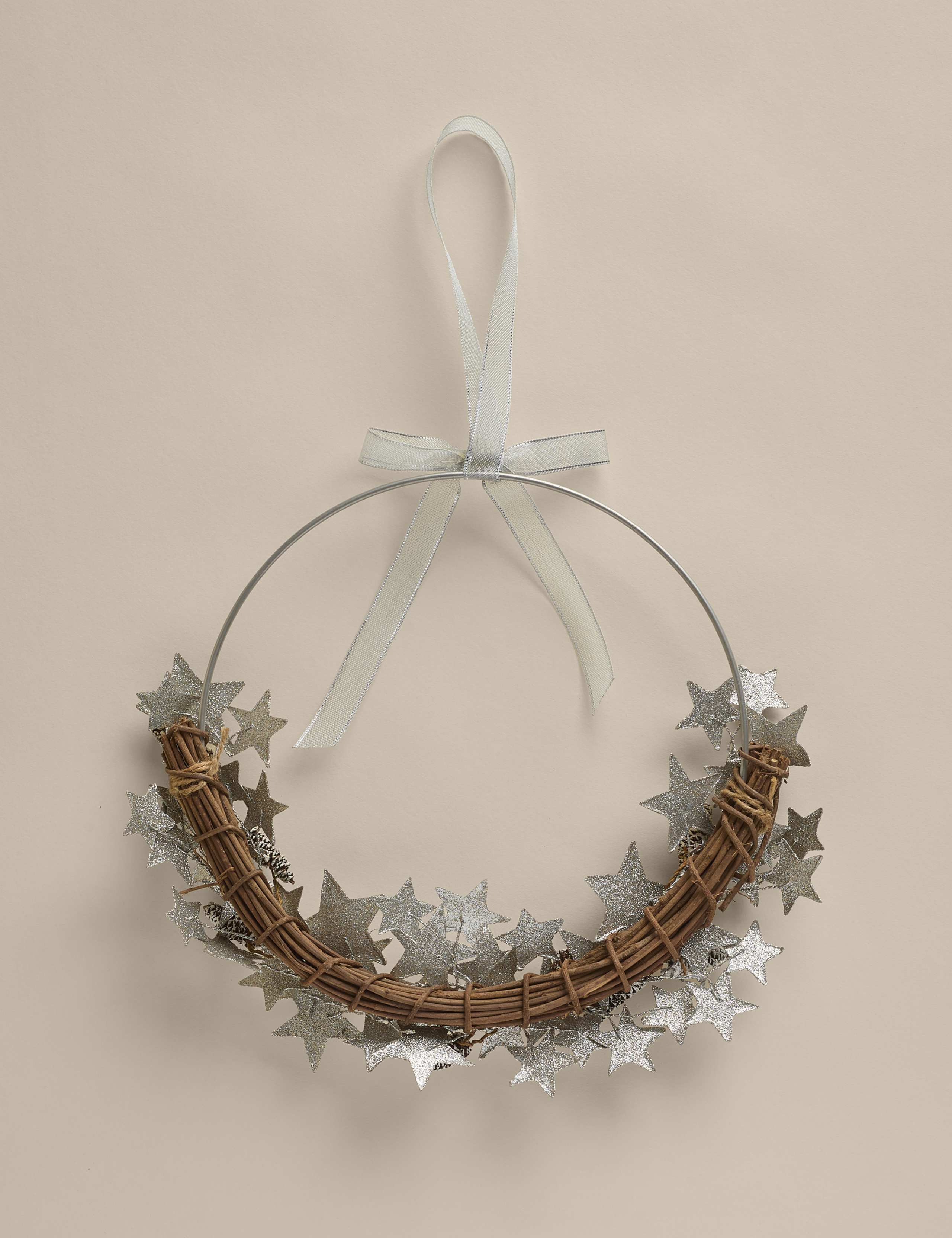Frankincense & Myrrh Scented Wreath 3 of 3