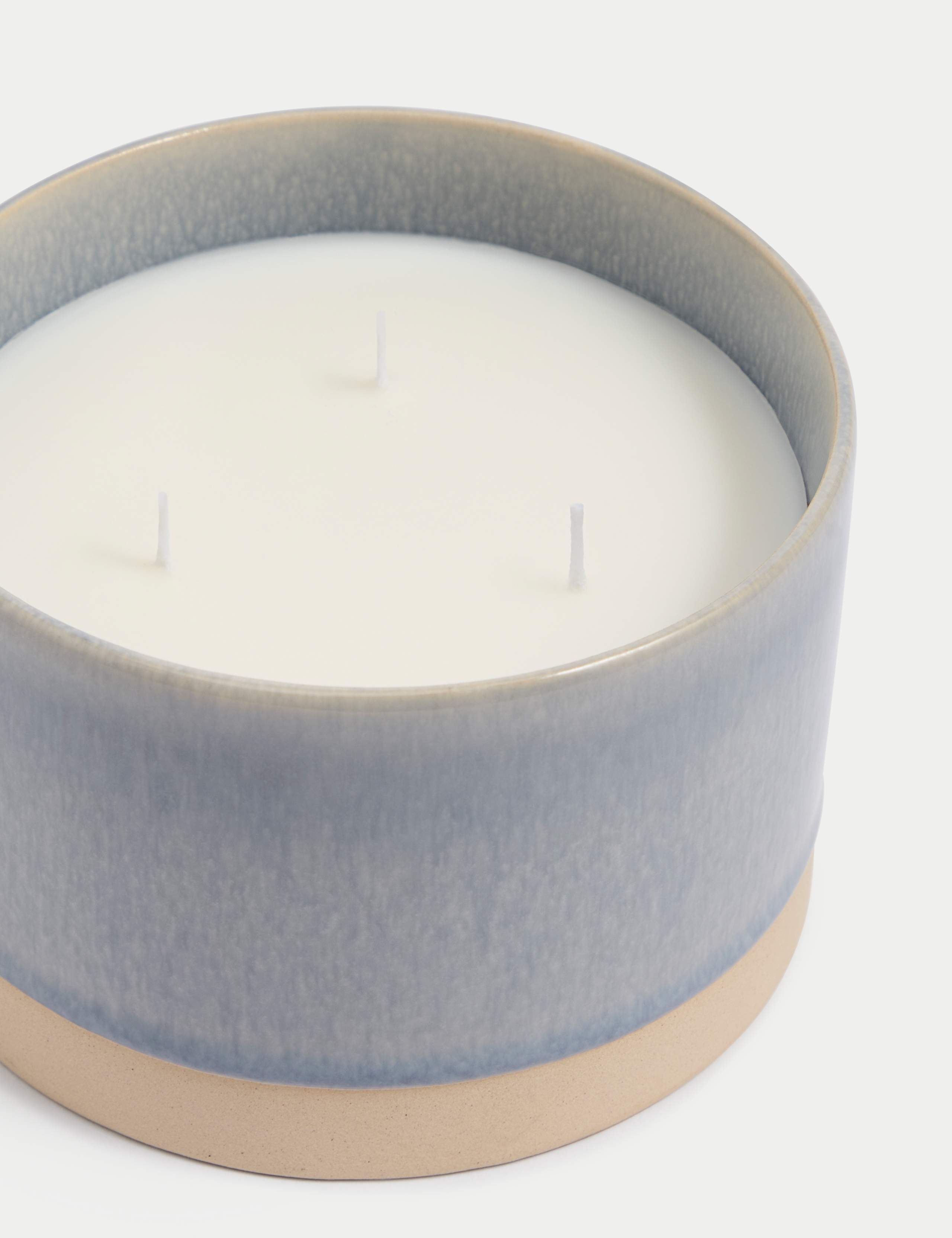 Coastal Breeze 3 Wick Candle 2 of 4
