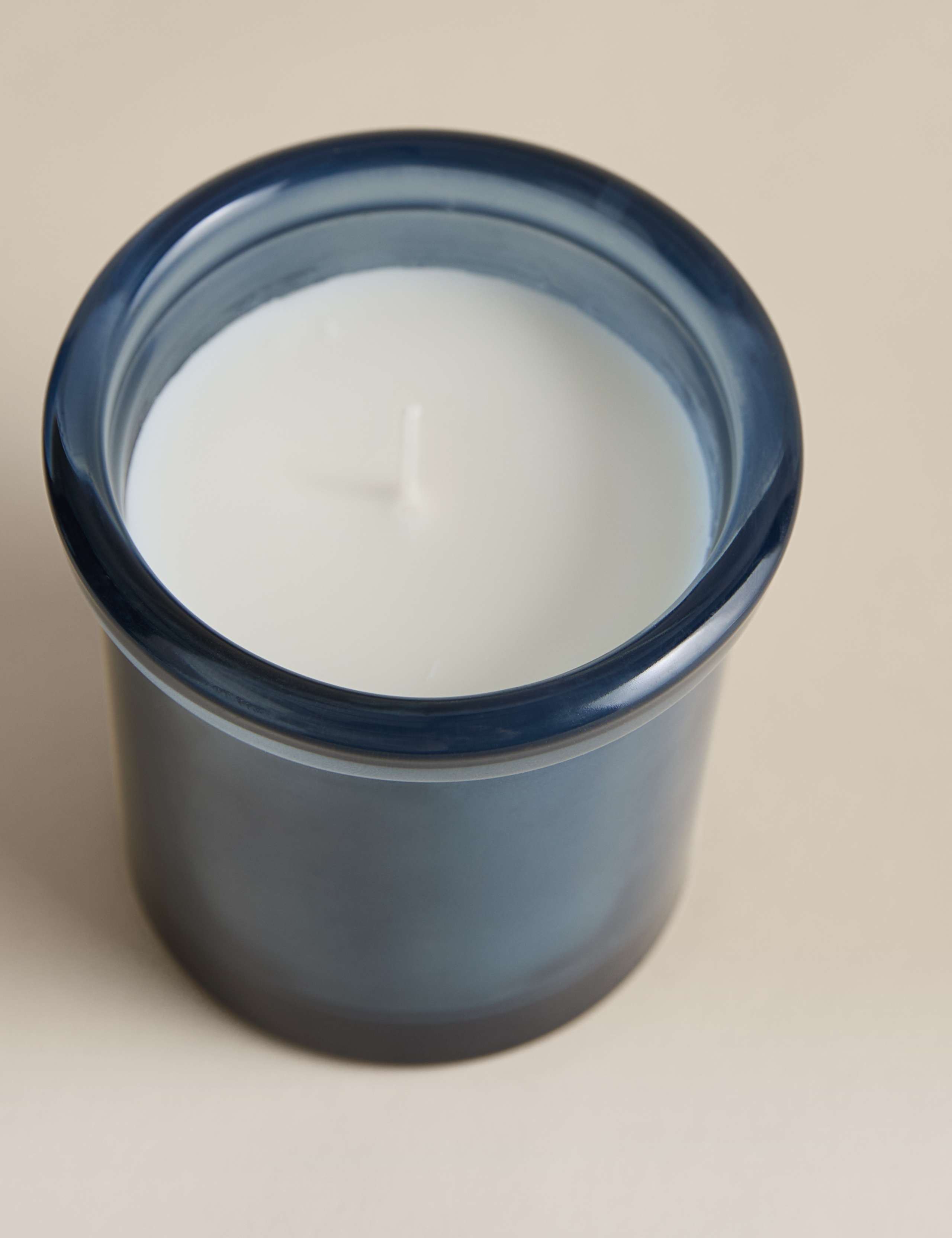 Coastal Breeze Scented Candle 3 of 4