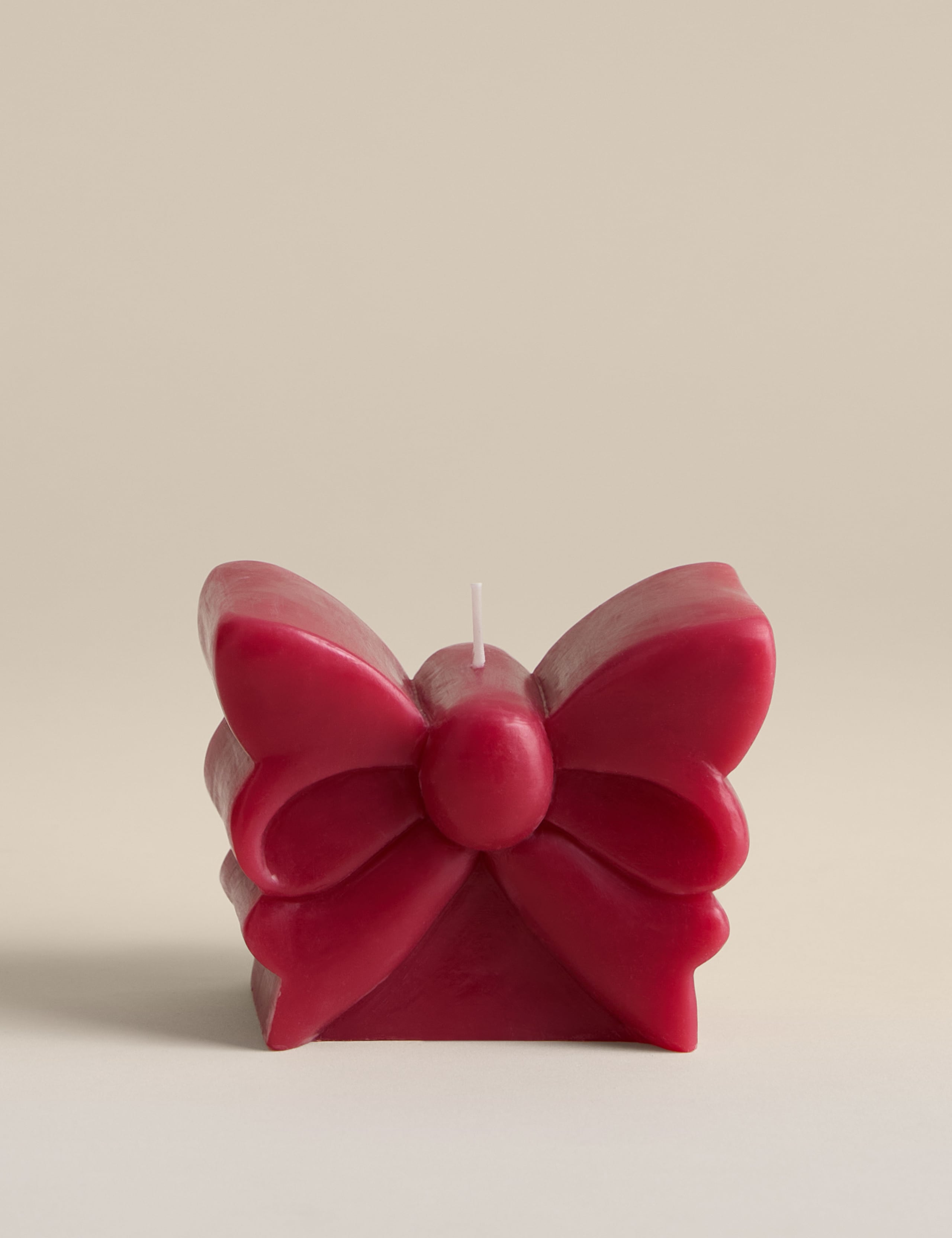 Large Bow Shaped Candle 1 of 3