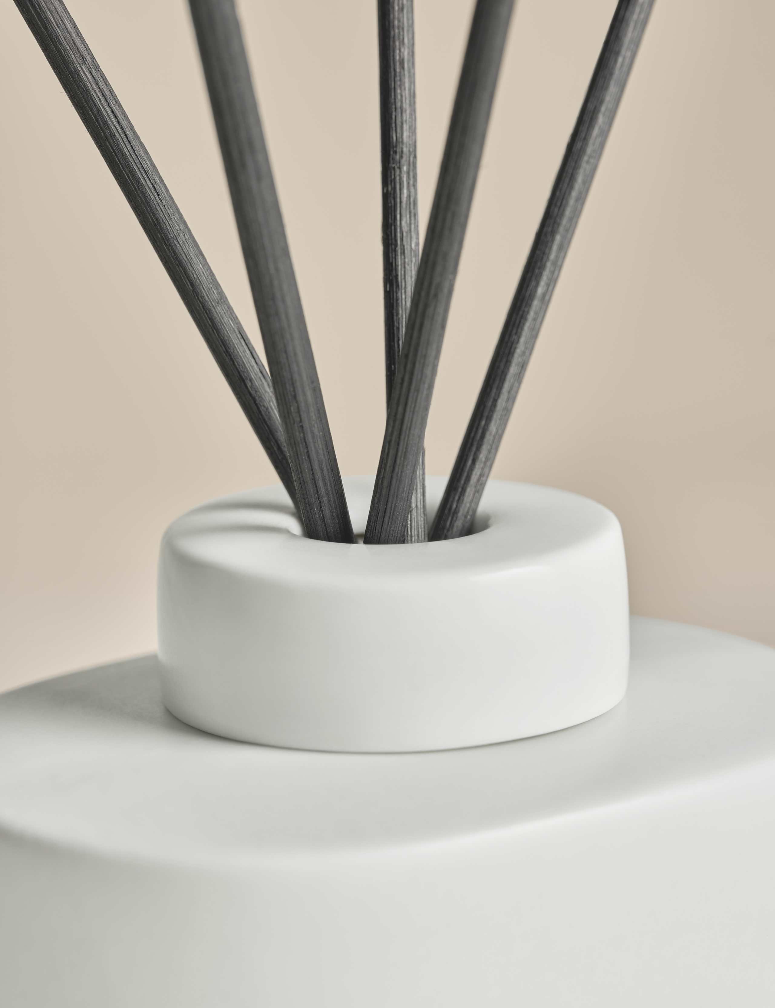 No. 1 Fragrance 200ml Diffuser 4 of 7