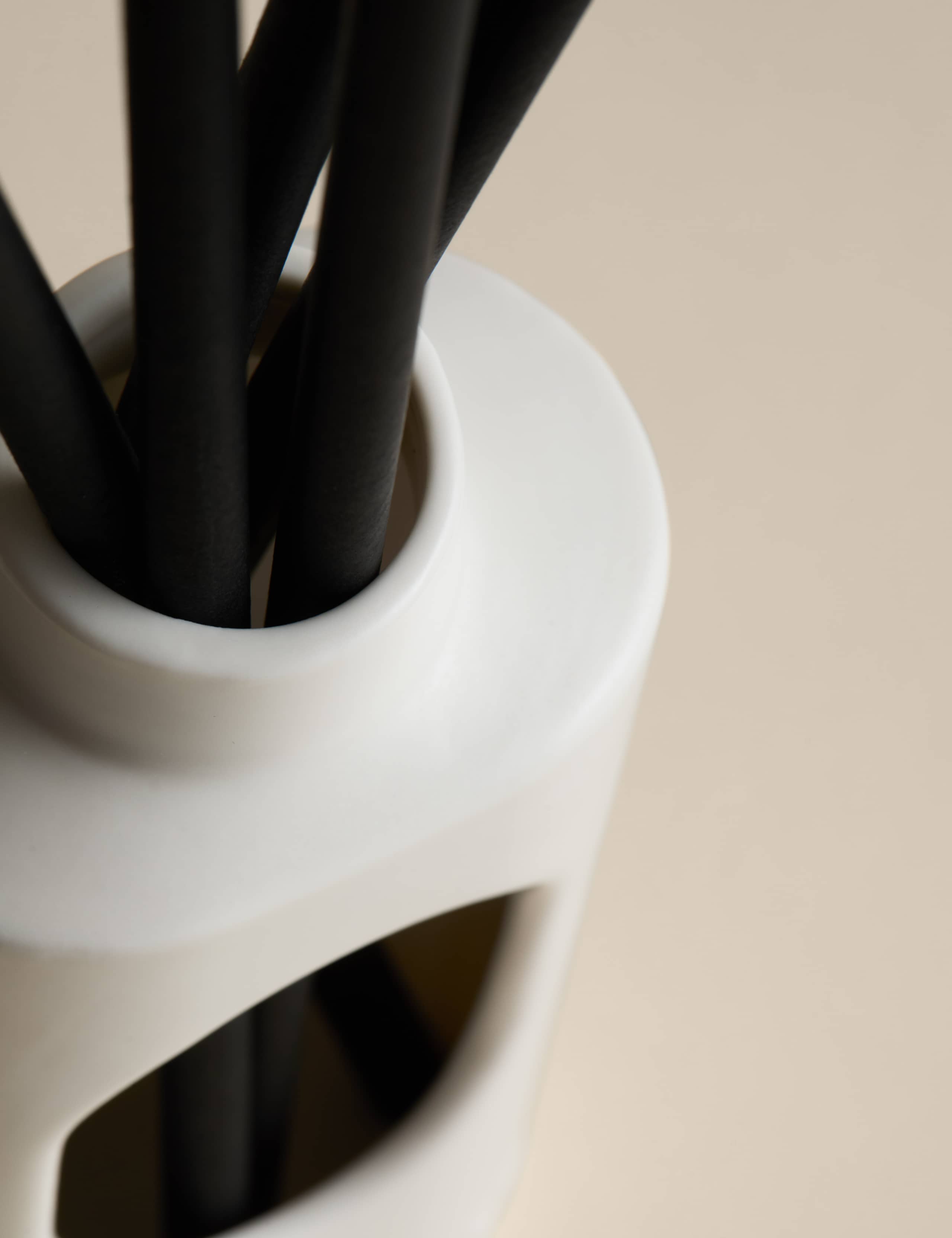 No. 1 Fragrance Pre-Scented Reed Diffuser 4 of 6