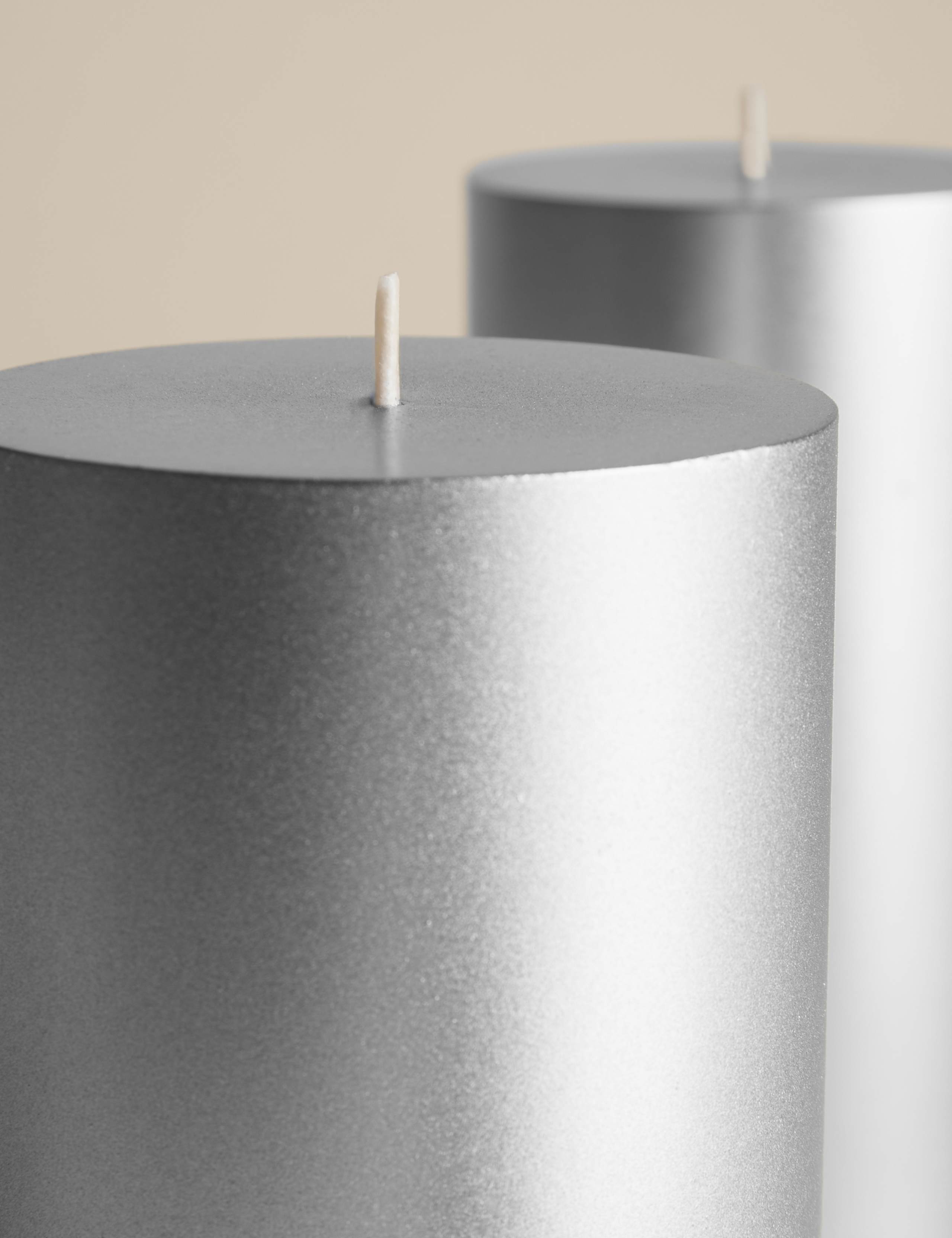 Set of 2 Pillar Candles 4 of 5