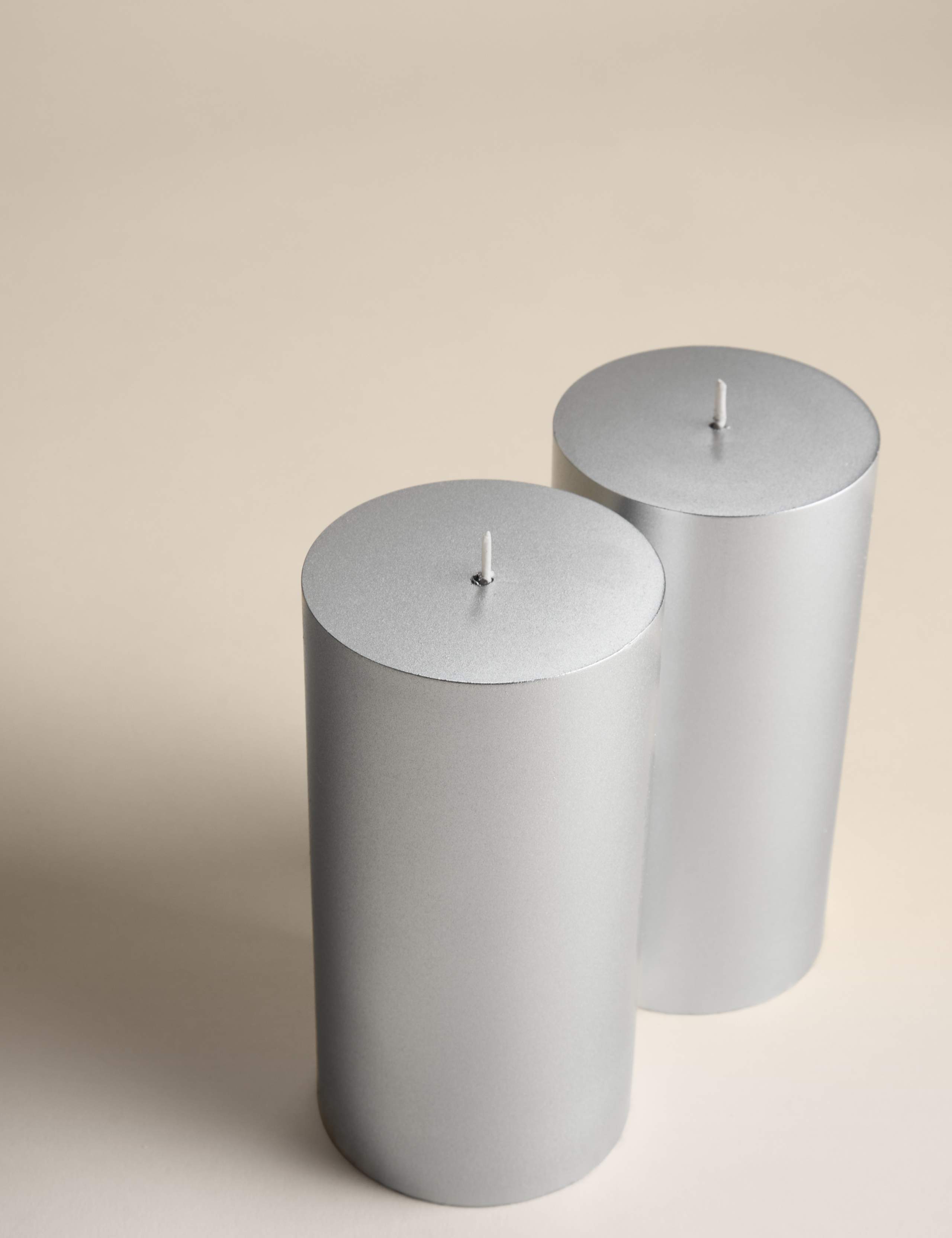 Set of 2 Pillar Candles 5 of 5