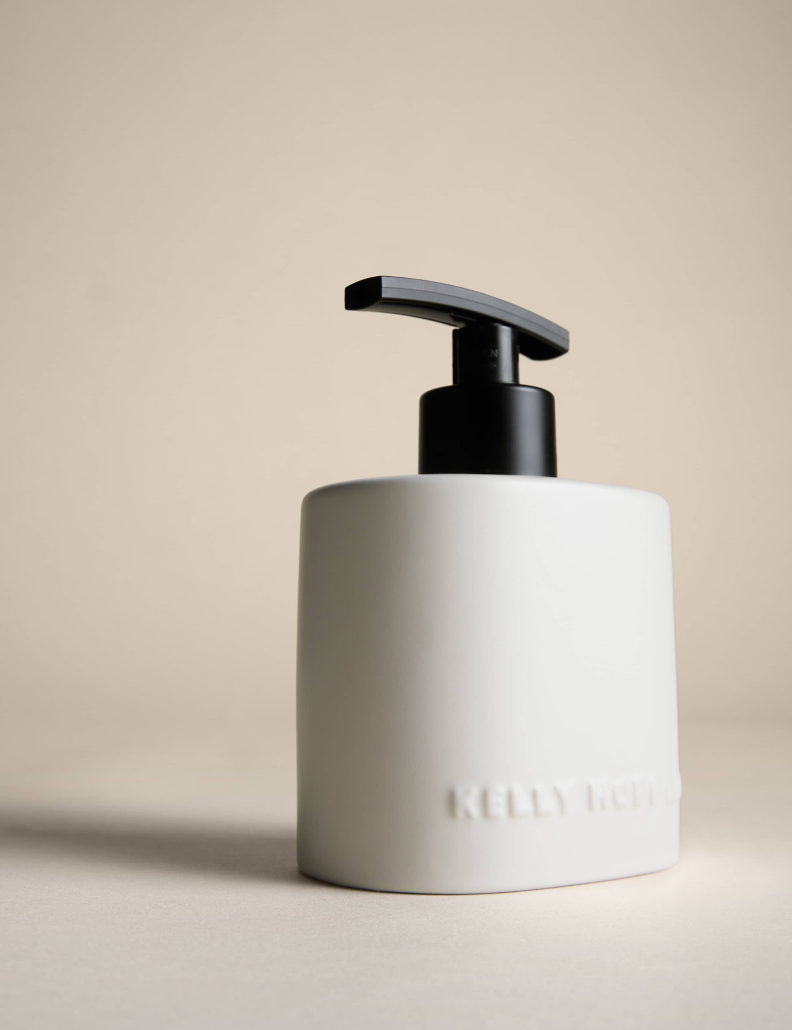 No. 1 Fragrance Hand Lotion 250ml 2 of 6