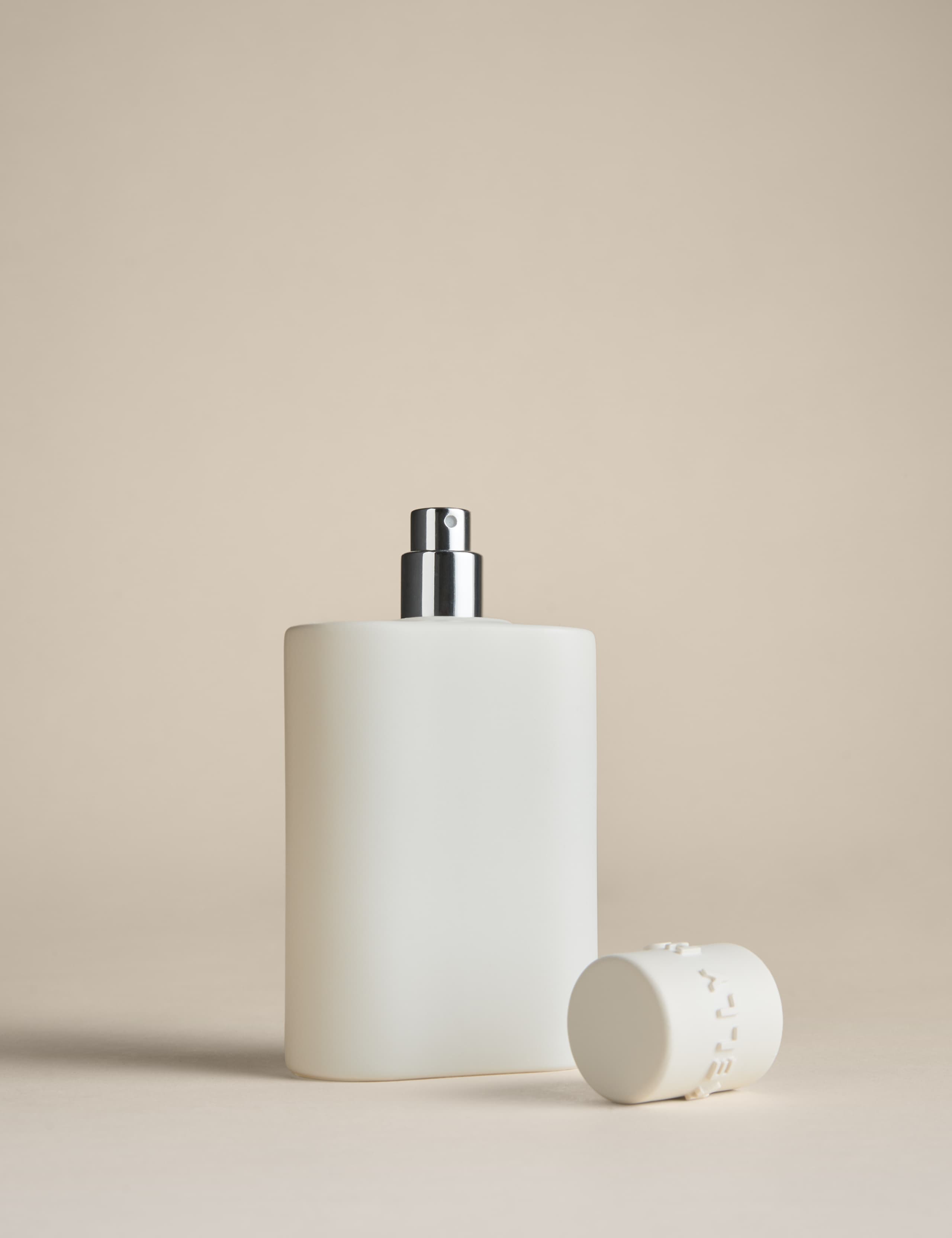 No.1 Fragrance Room Spray 2 of 7