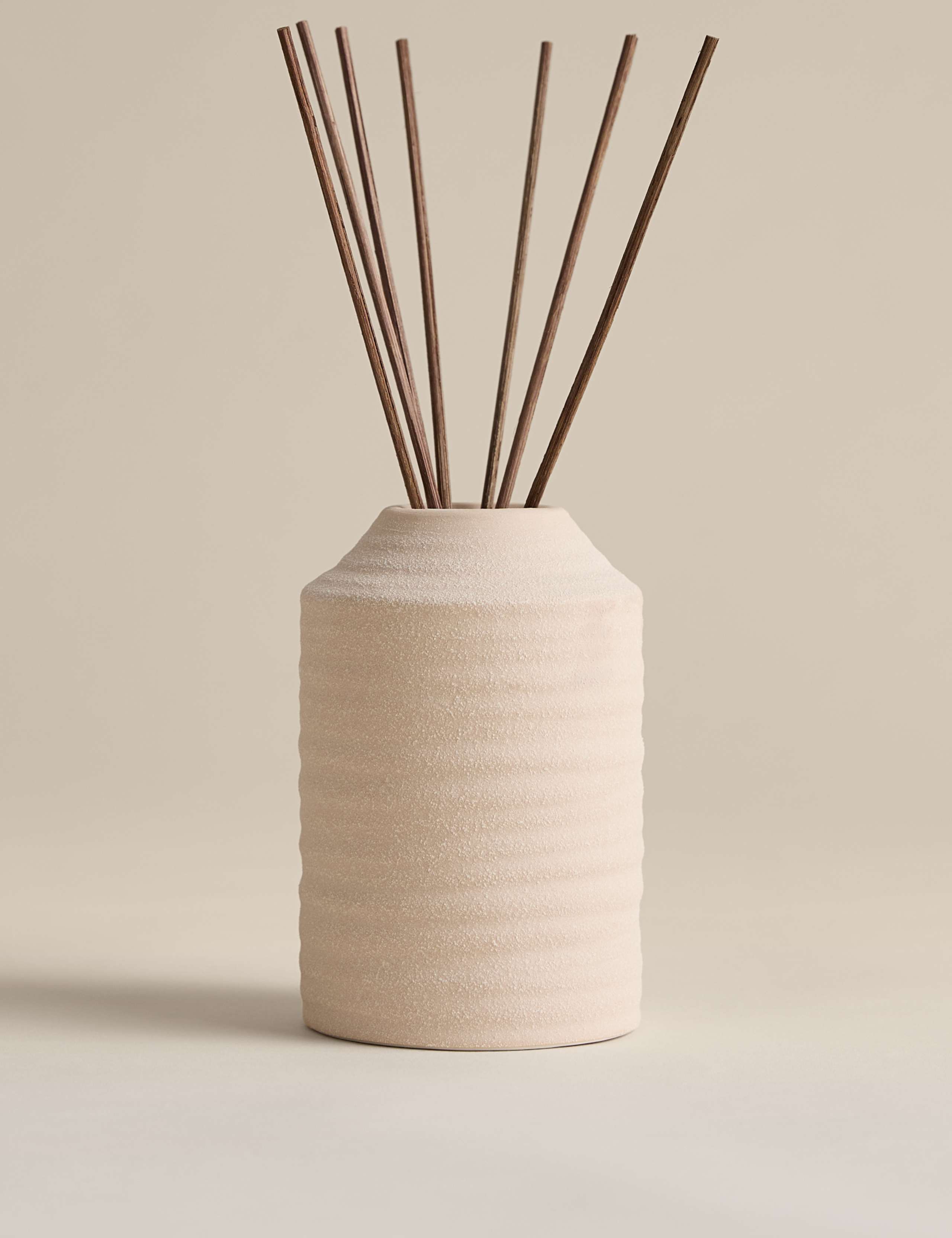Ember Ceramic 150ml Diffuser 2 of 3
