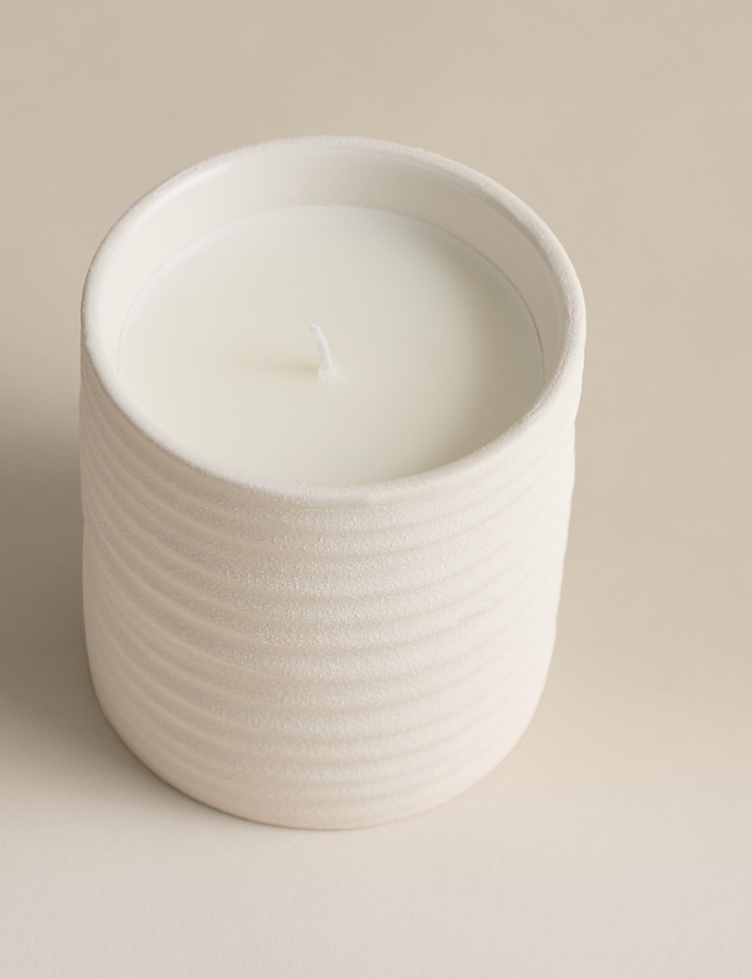 Bed Ceramic Candle 3 of 4