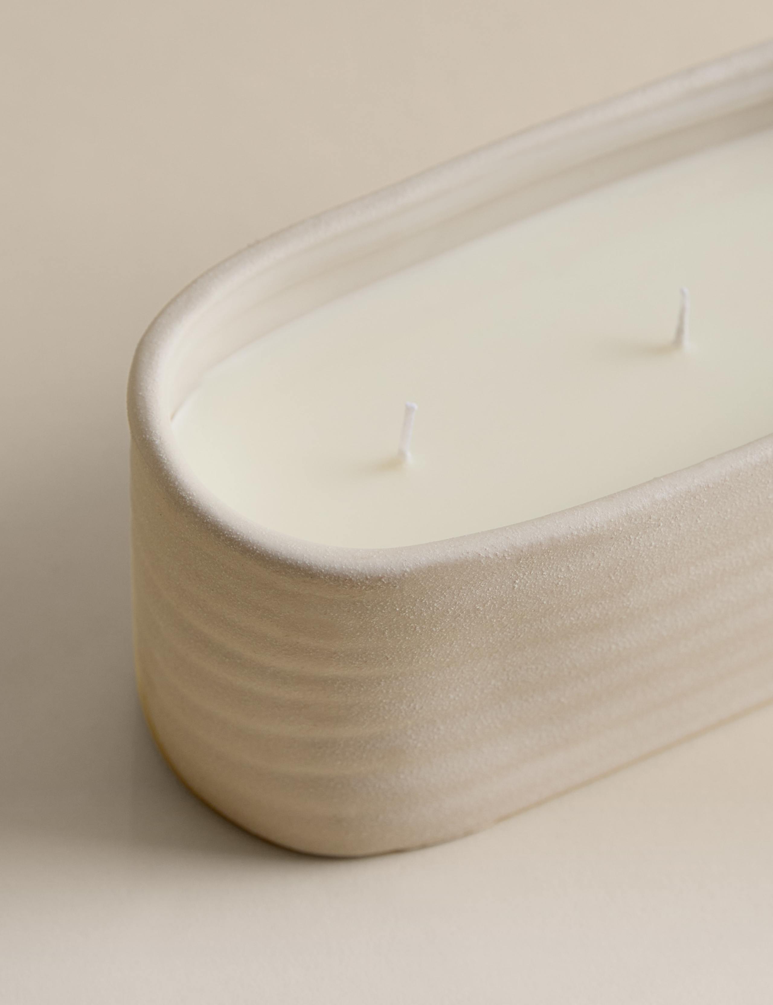 Bed 3 Wick Candle 3 of 5