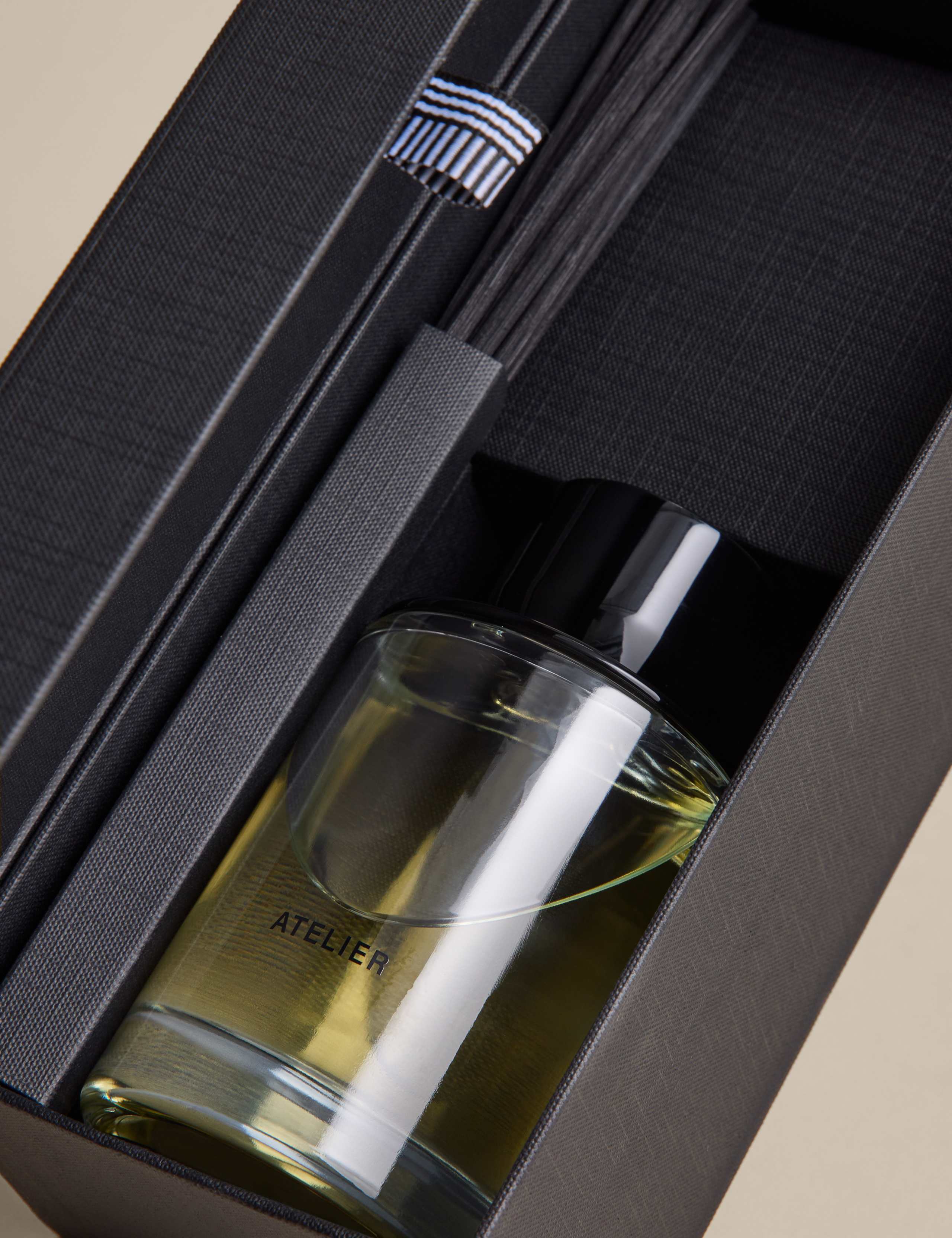 Golden Vanilla 200ml Diffuser 3 of 6