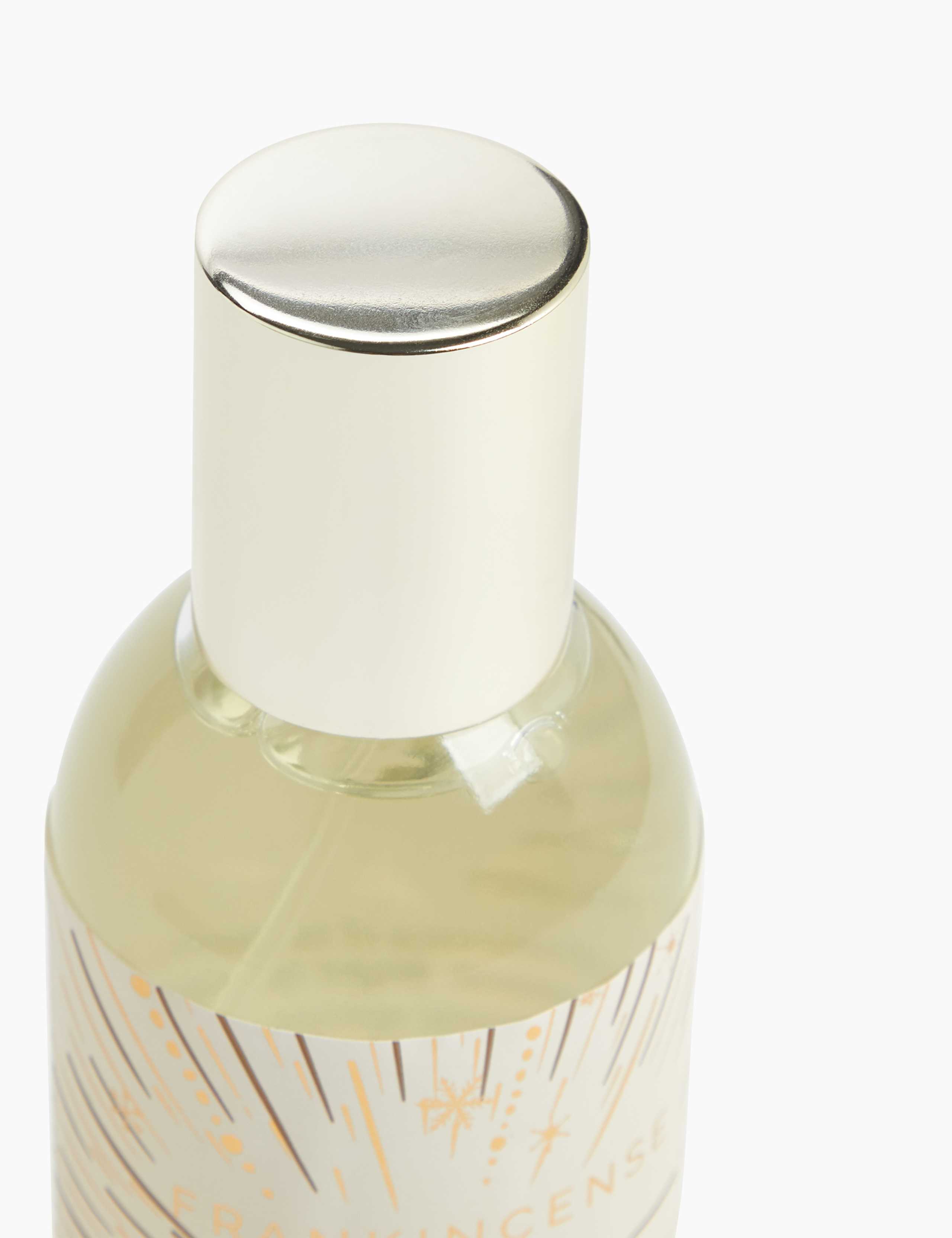 Frankincense & Myrrh Room Spray 2 of 3